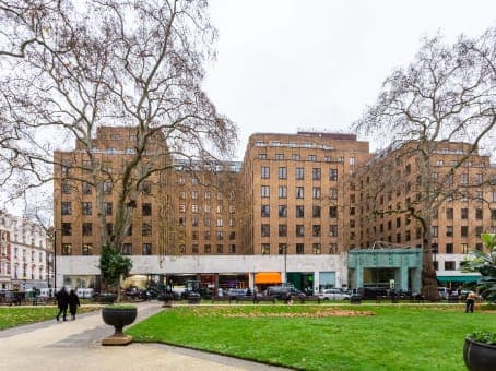 LONDON, Mayfair - Berkeley Square image 9