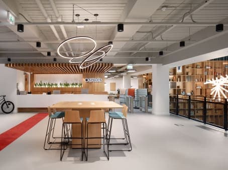 LONDON, LIVERPOOL STREET STATION image 12