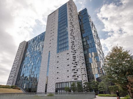 TOKYO, Shinjuku Eastside Square image 9