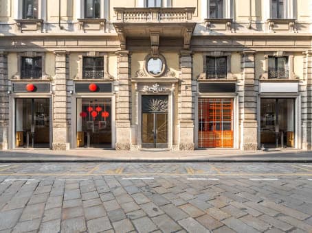 MILAN, Galleria Vittorio Emanuele image 10 MILAN, Galleria Vittorio Emanuele image 10