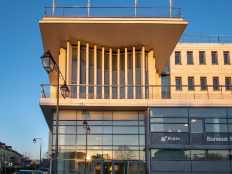 MAISONS LAFFITTE, Stop & Work image 8 MAISONS LAFFITTE, Stop & Work image 8