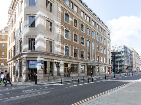 London, Spaces Bank Cannon Street image 11