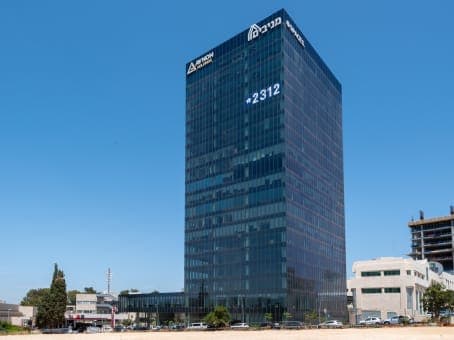 Kfar Saba, Spaces Menivim image 13