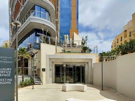 Signature Portomaso image 15