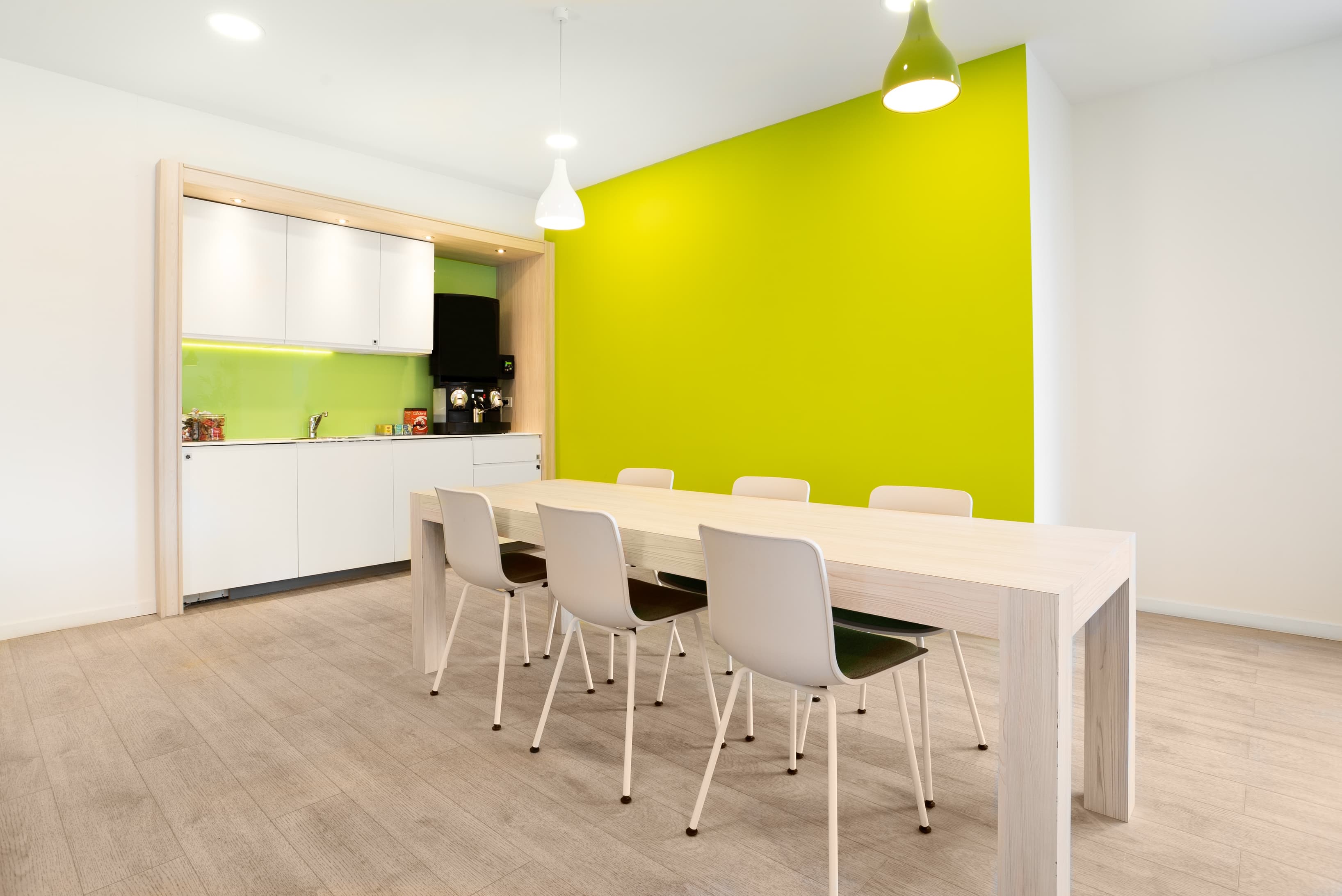 BRUSSELS, Louise Centre image 5