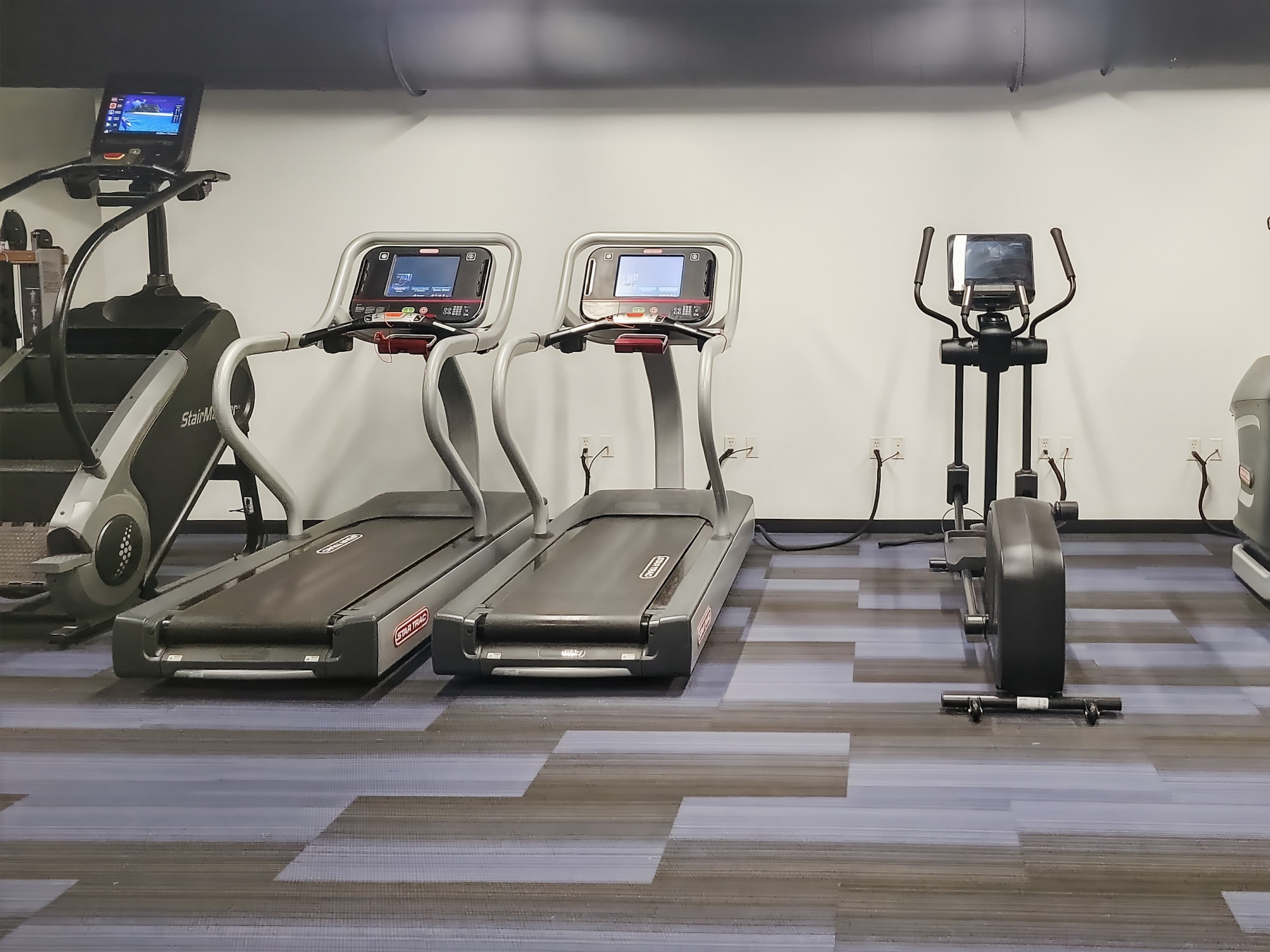 OR, Portland - Sixth & Main image 13