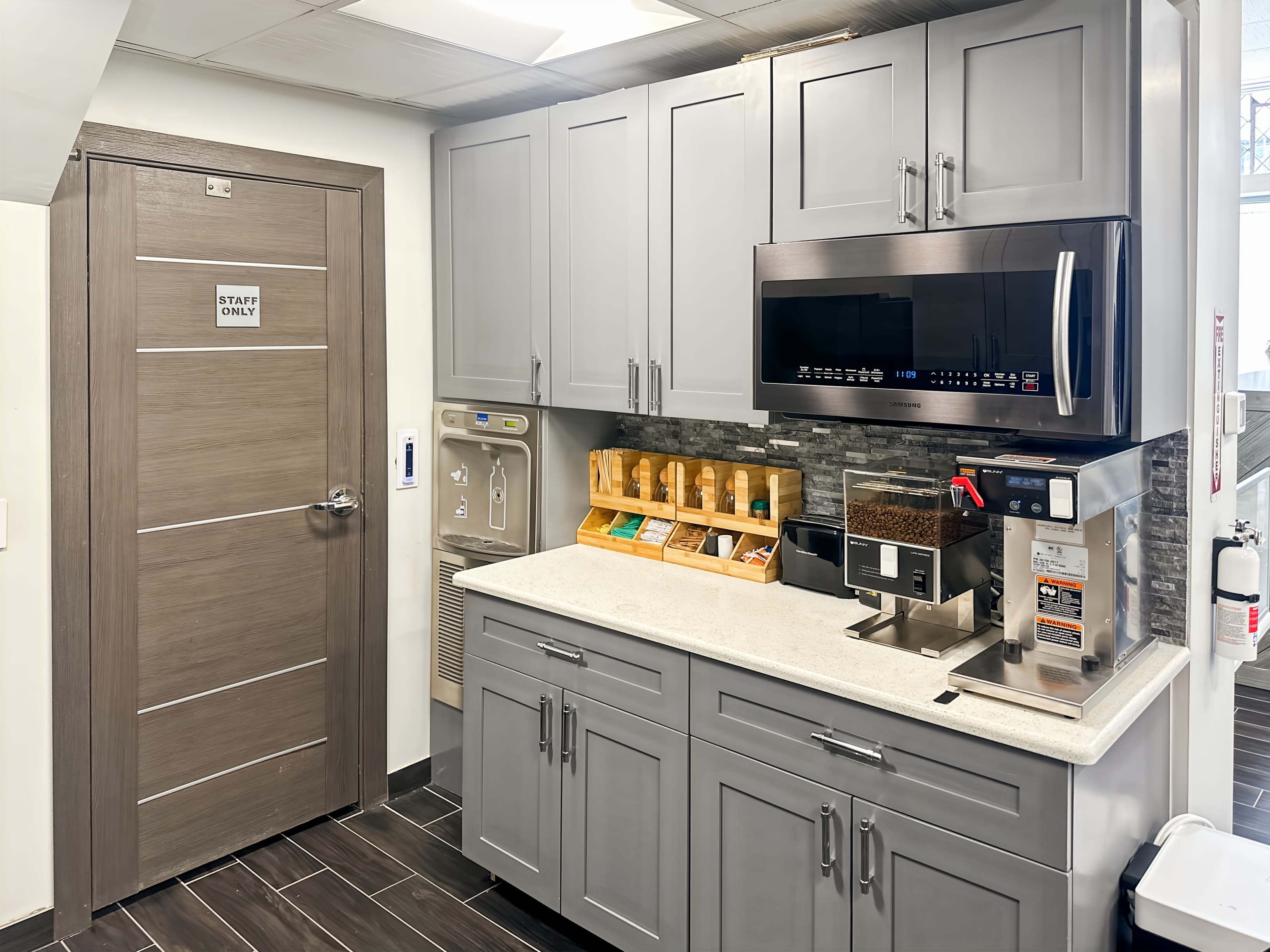 MI, Grosse Pointe Park - Mack Ave image 11