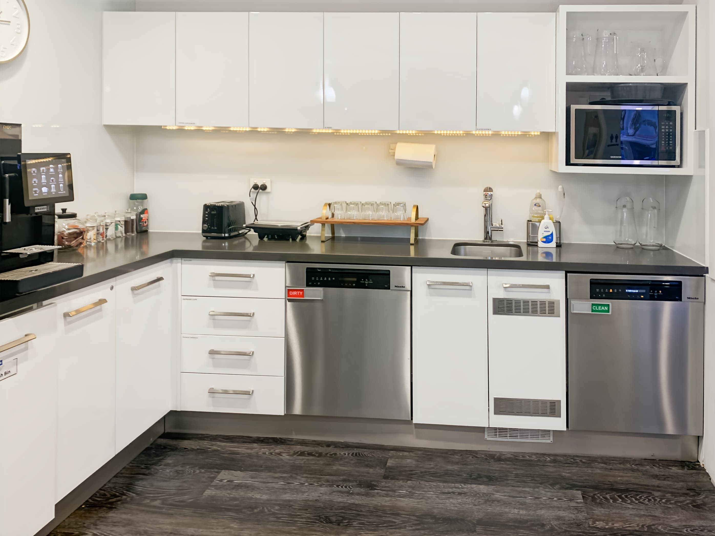 Melbourne, 72 York St image 7