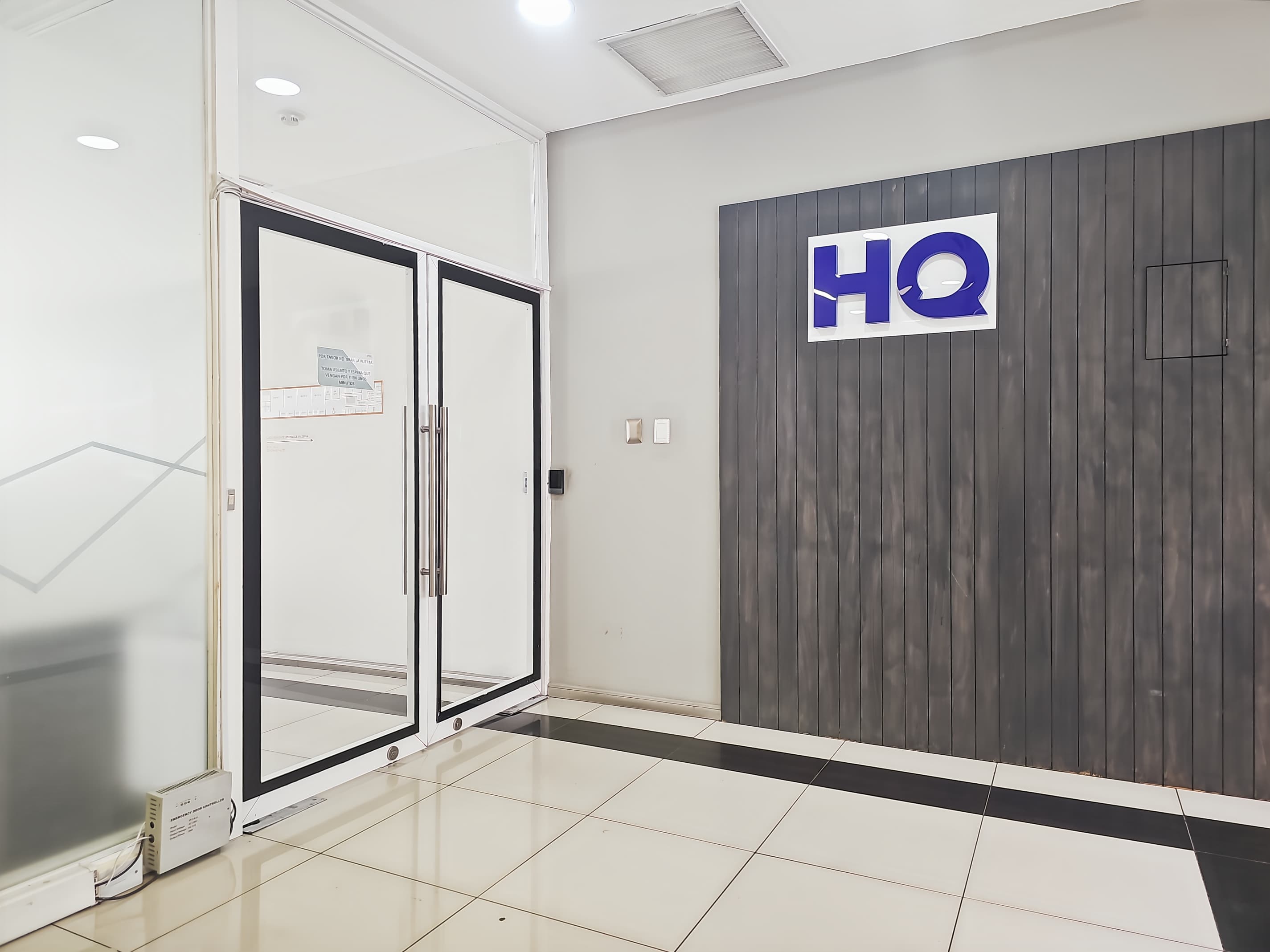 Santiago, Barcelona image 7