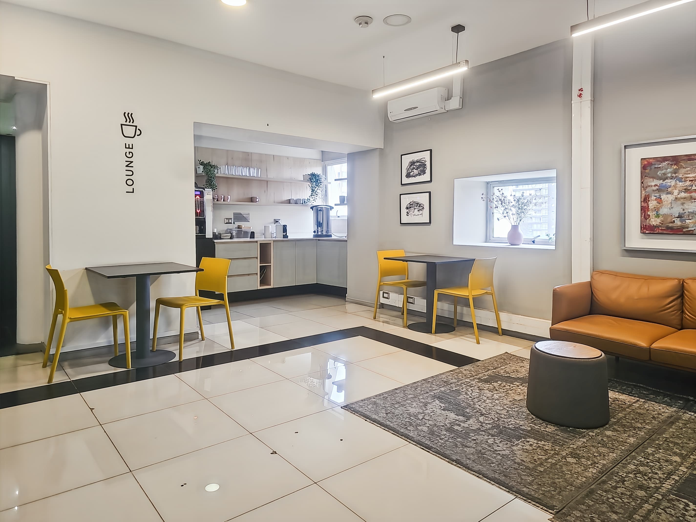 Santiago, Barcelona image 5