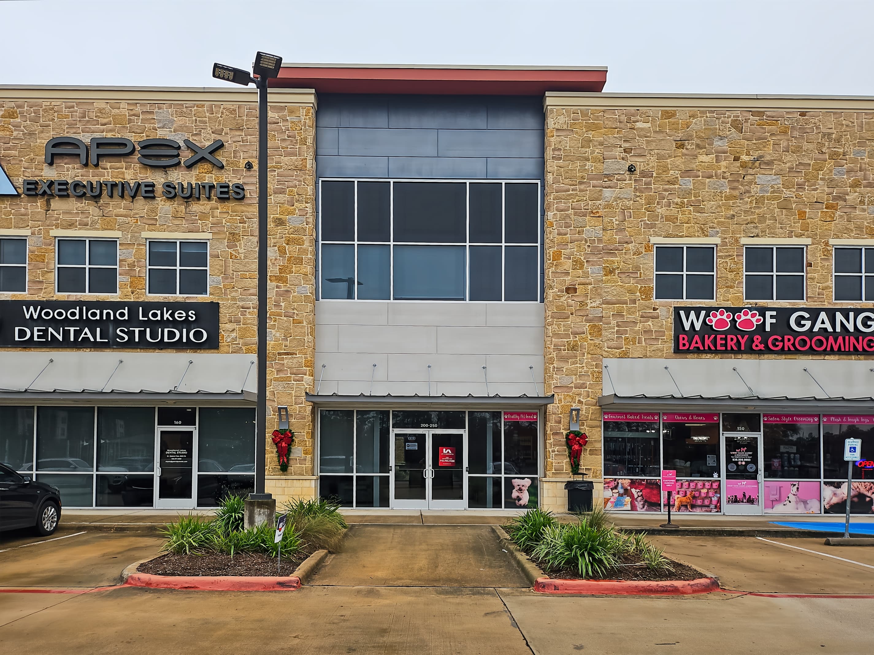 TX, Conroe - Woodland Square Blvd image 1