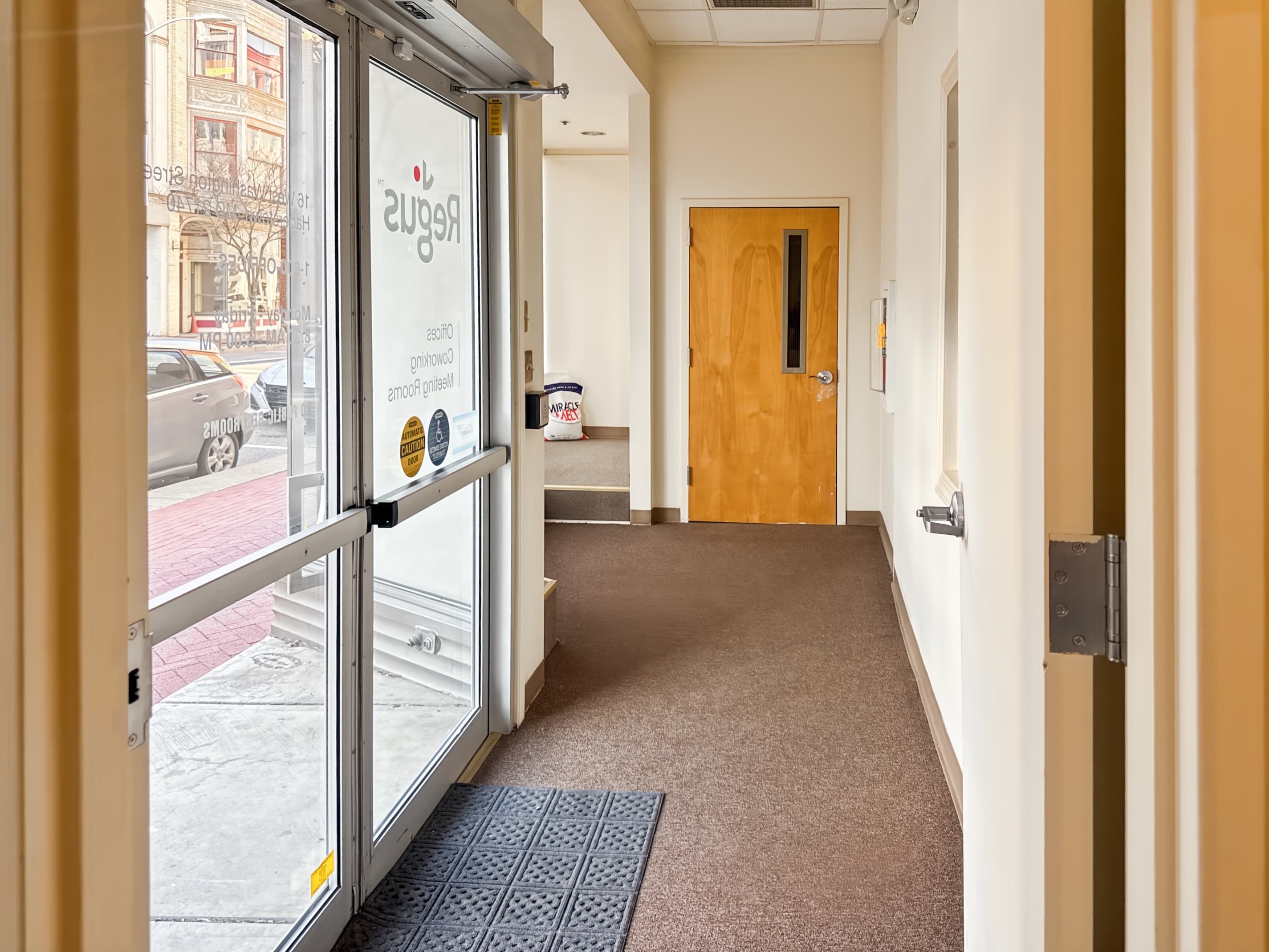 MD, Hagerstown - W Washington St image 11