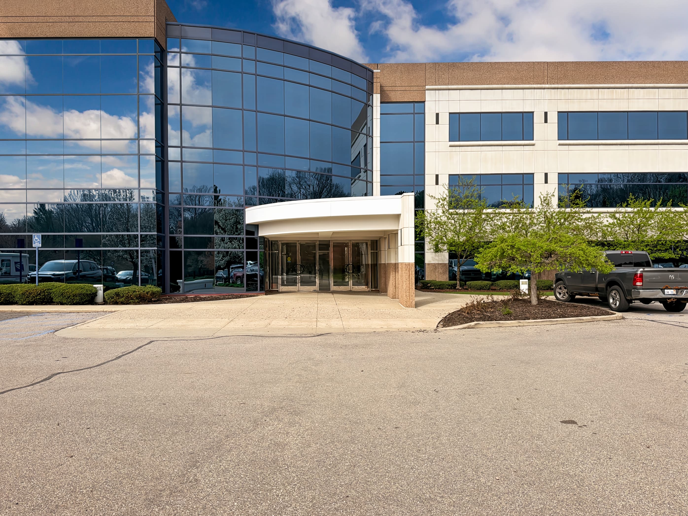 MI, Grand Rapids - Kenmoor Ave image 10