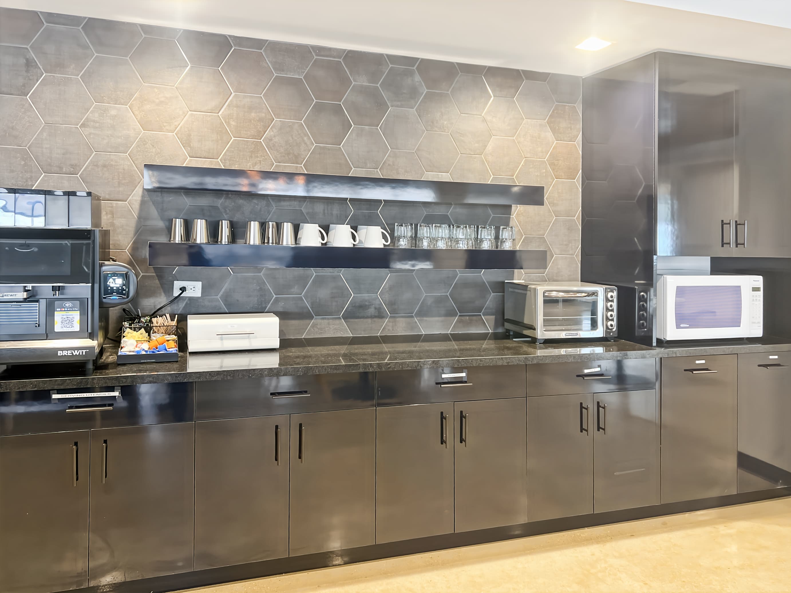 NJ, Somerset - Franklin Square Drive image 5