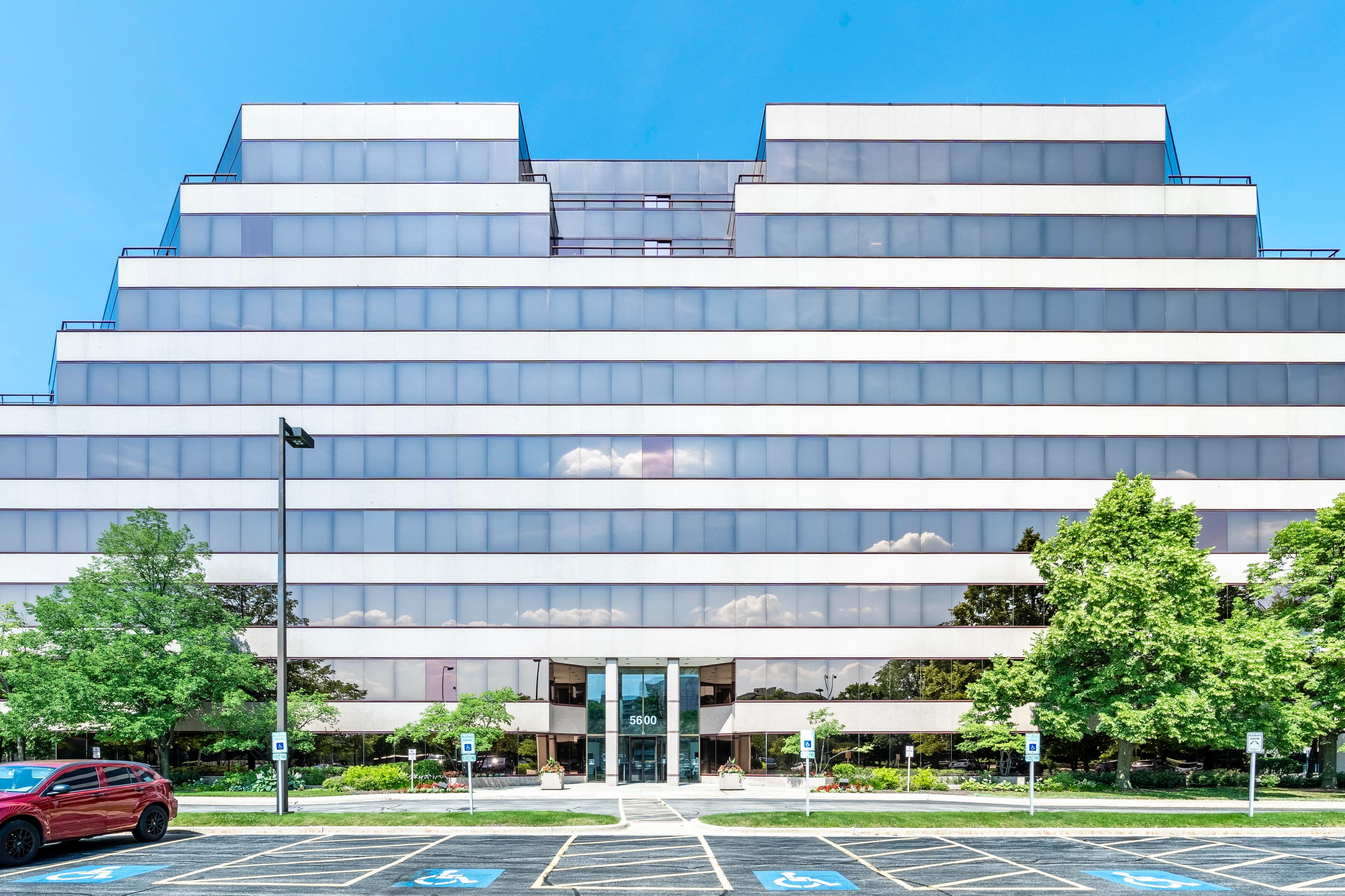 IL, Chicago - O'Hare Rosemont image 6