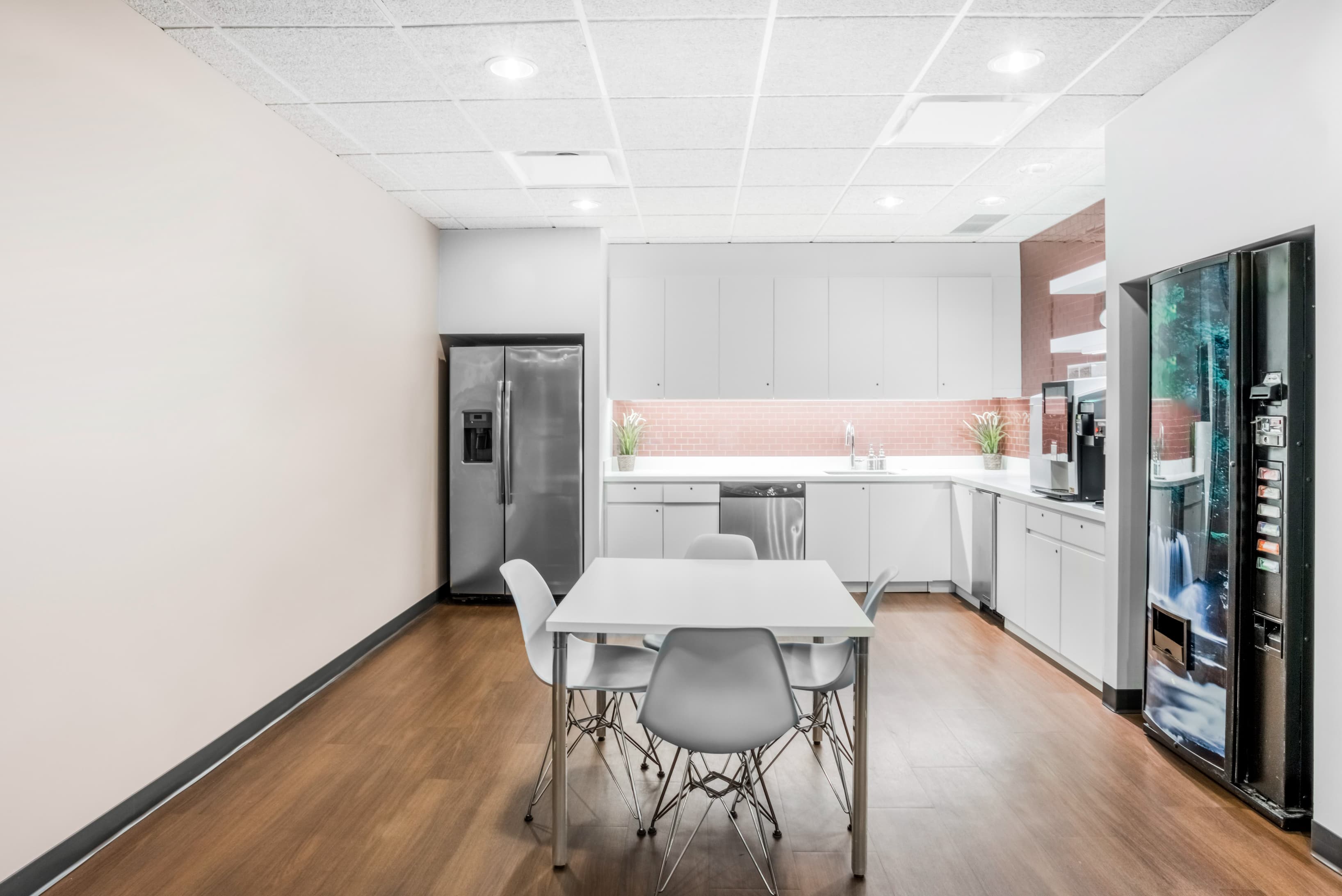 IL, Northbrook - One Northbrook Place (HQ) image 6