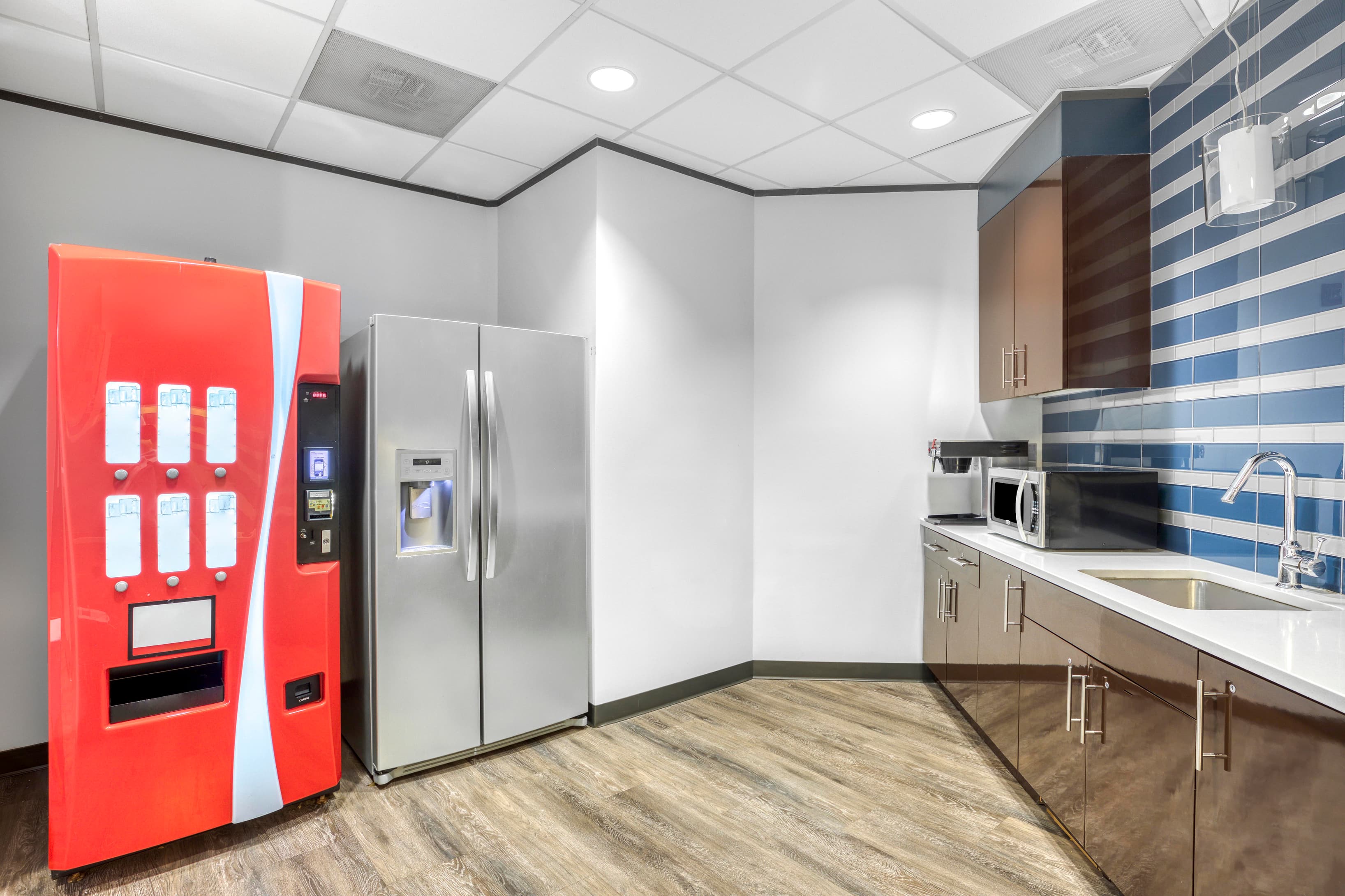 KS, Overland Park - Commerce Plaza (HQ) image 8