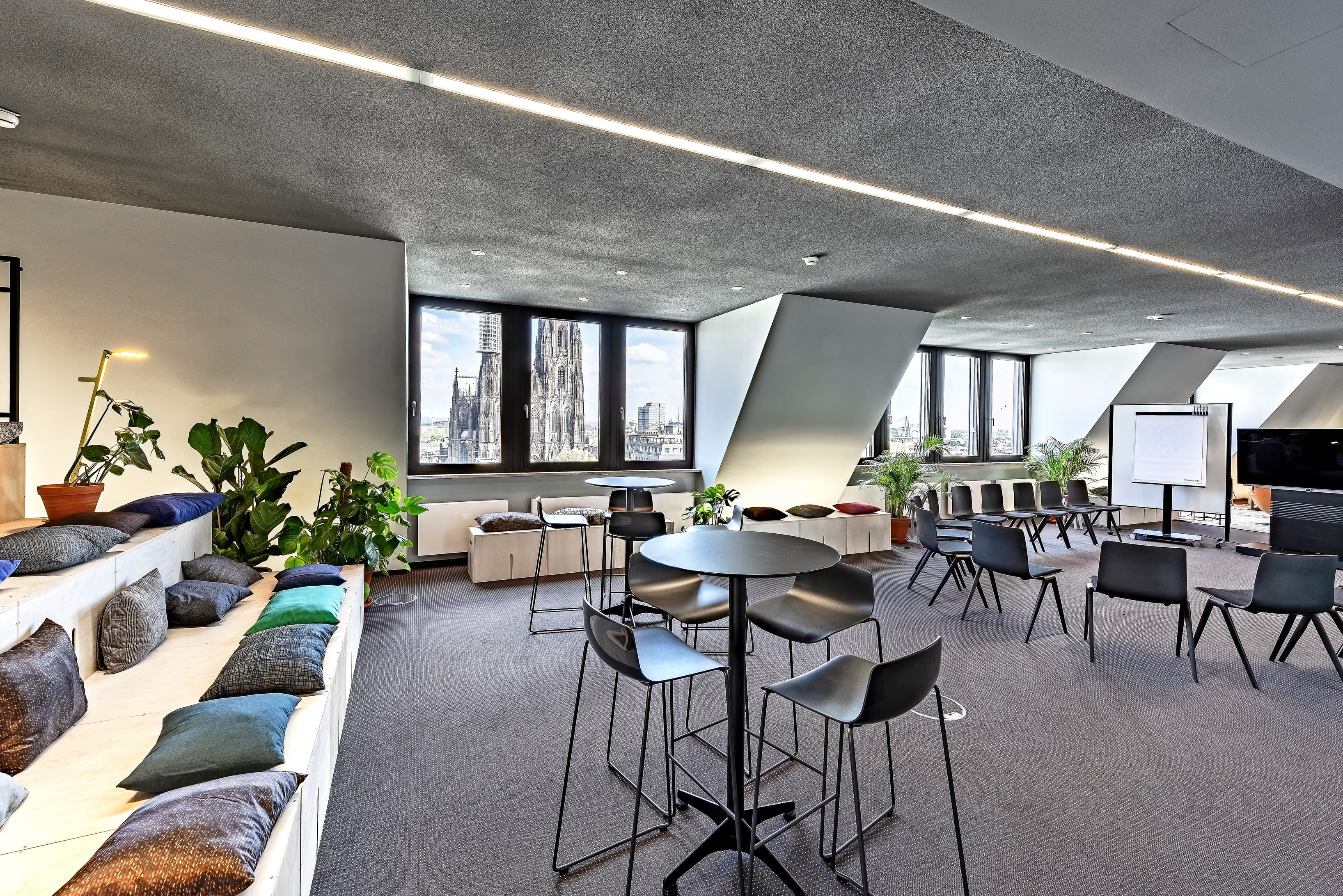 Köln, Design Offices, Dominium image 11