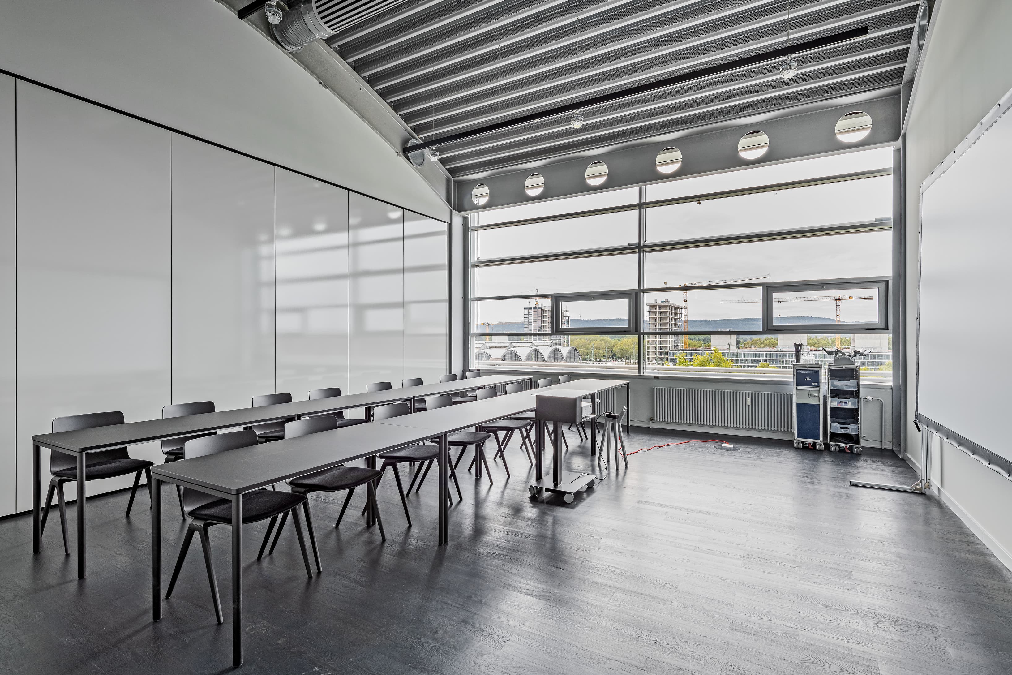 Karlsruhe, Design Offices, Bahnhofplatz image 4 Karlsruhe, Design Offices, Bahnhofplatz image 4