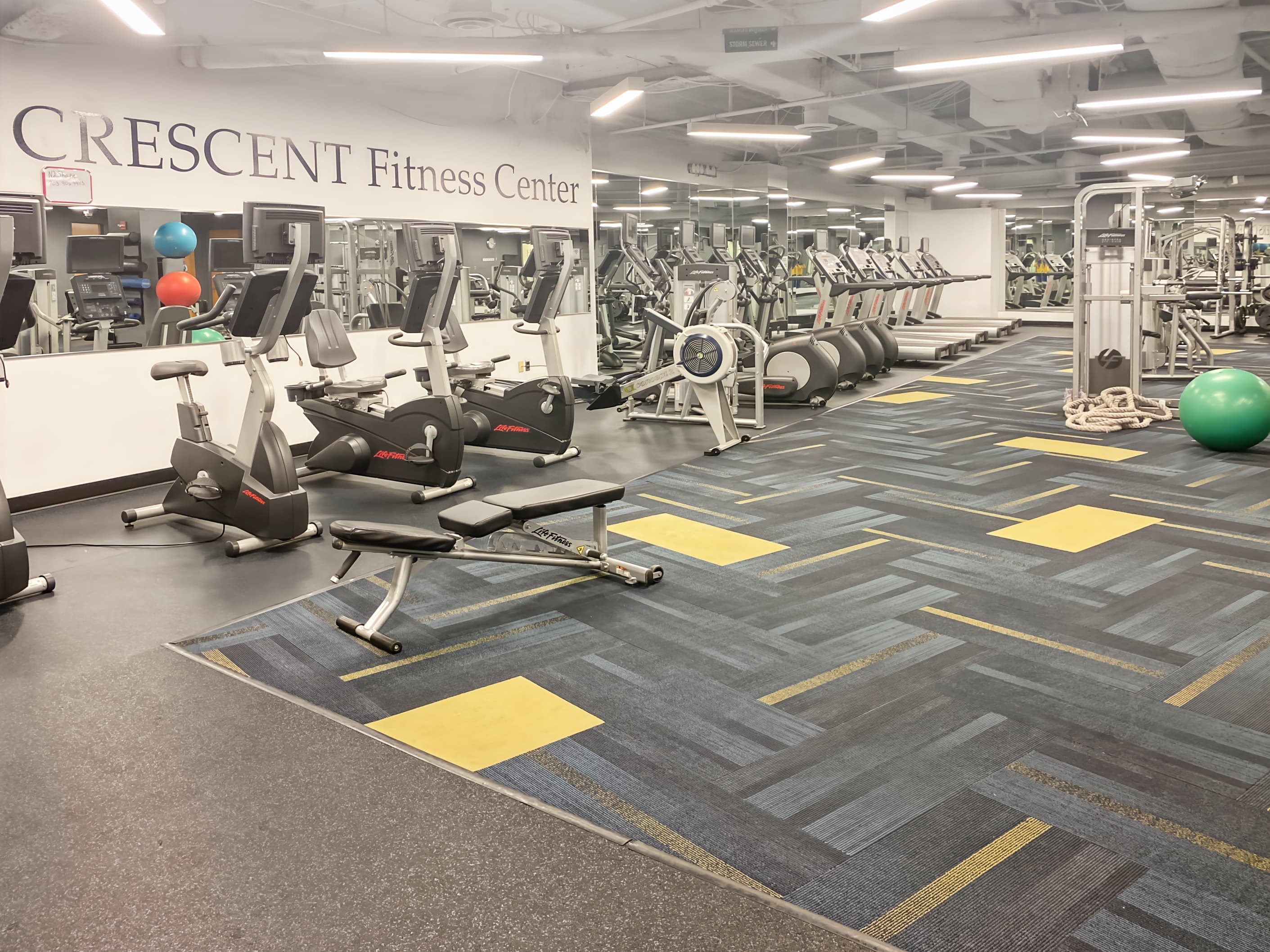 VA, Vienna - Towers Crescent image 9