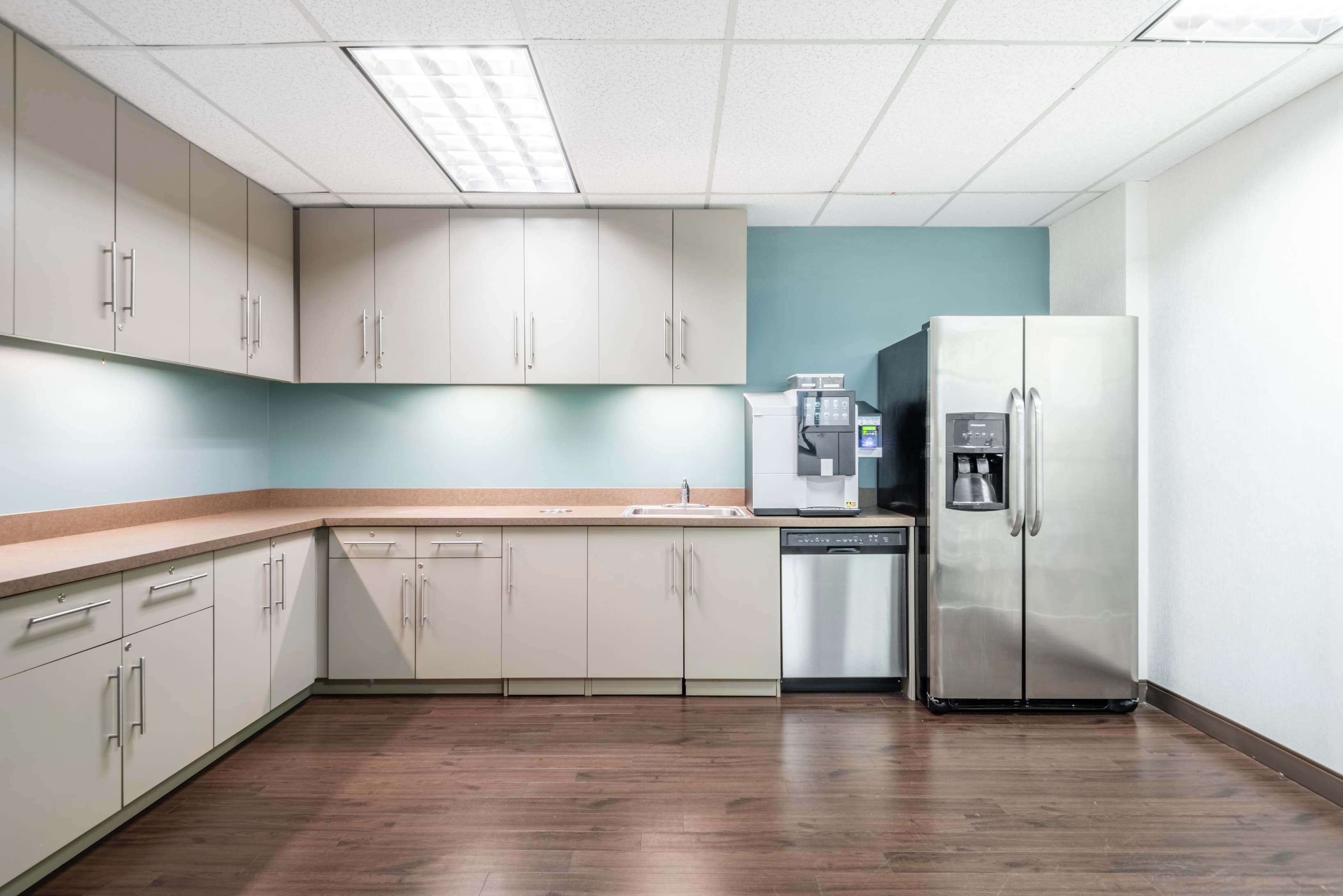 NY, Bohemia - Bohemia (HQ) image 4 NY, Bohemia - Bohemia (HQ) image 4