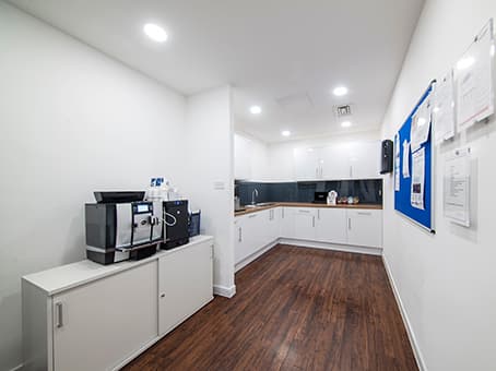 ST. ALBANS, Victoria Square image 5