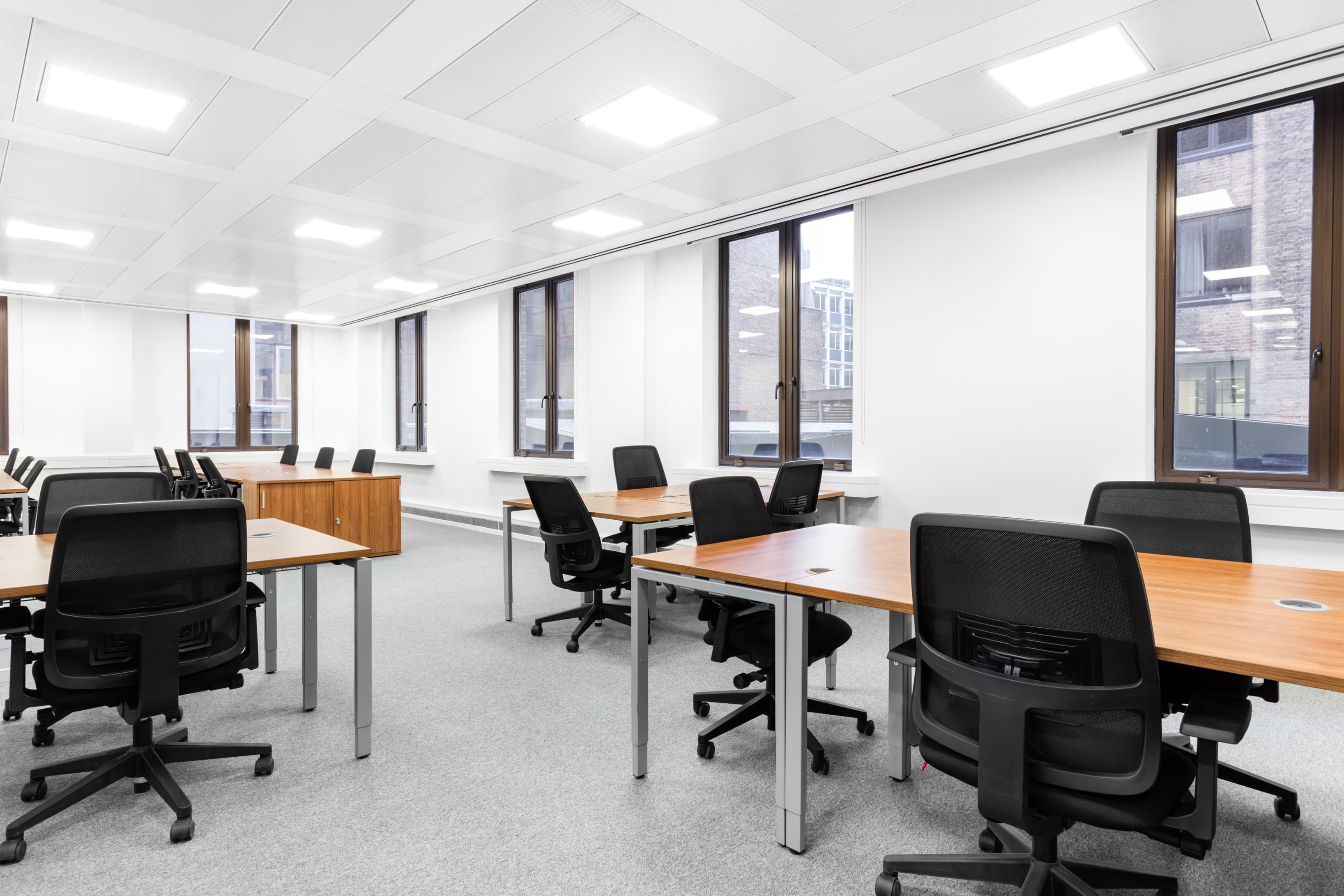 LONDON, Mayfair - Berkeley Square image 5