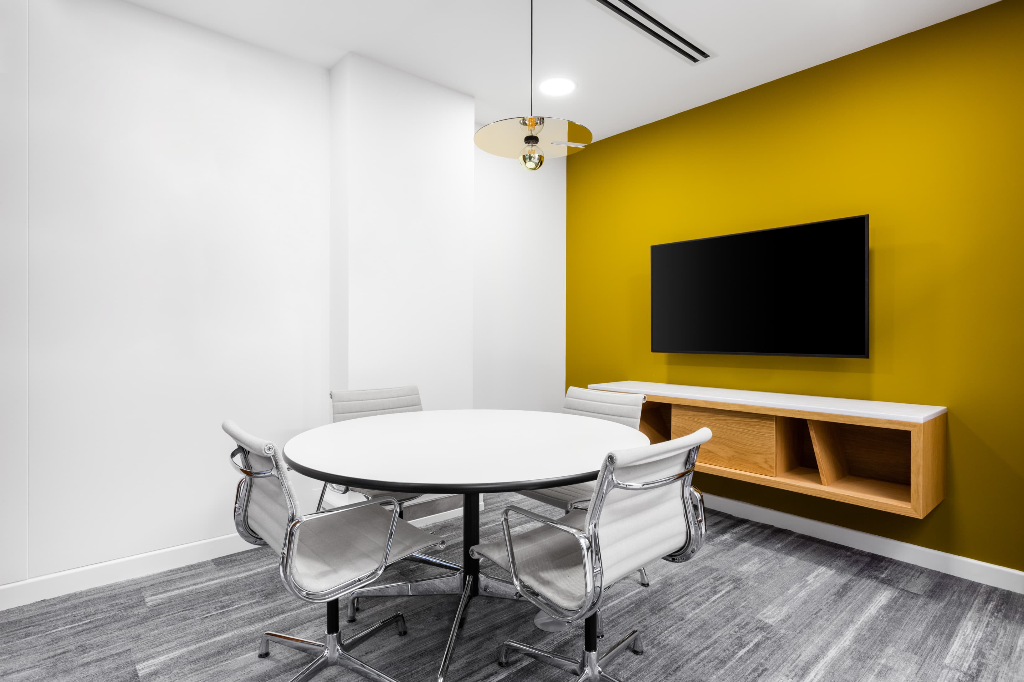 LONDON, Mayfair - Berkeley Square image 3