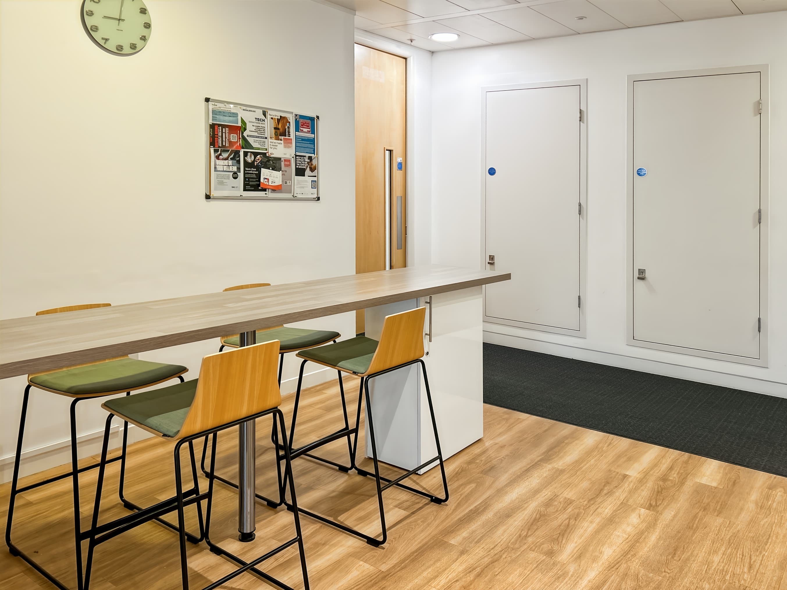 MANCHESTER, Spinningfields image 3