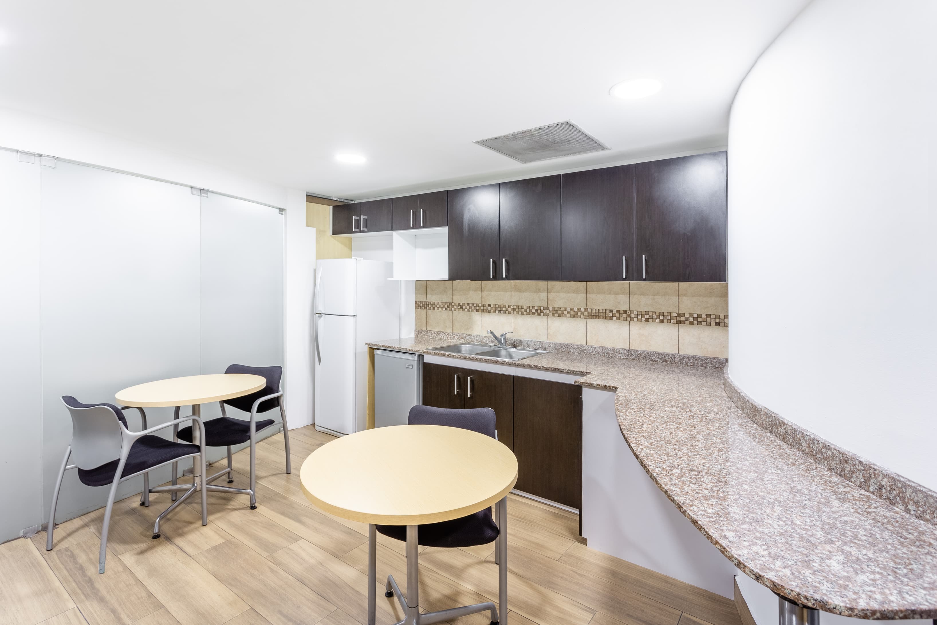 GUATEMALA, Guatemala City, Europlaza image 4