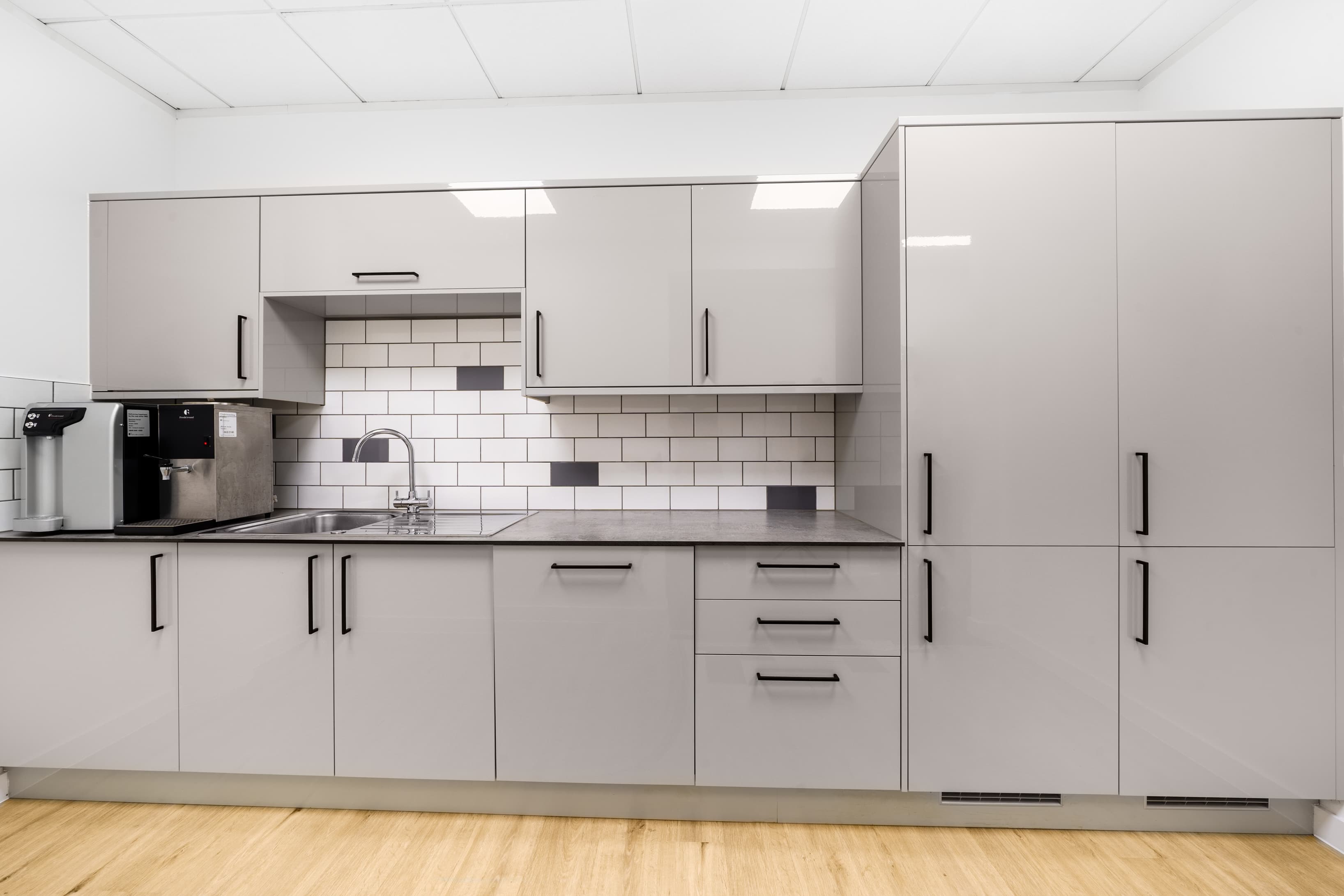 WEST MALLING, Kings Hill image 1