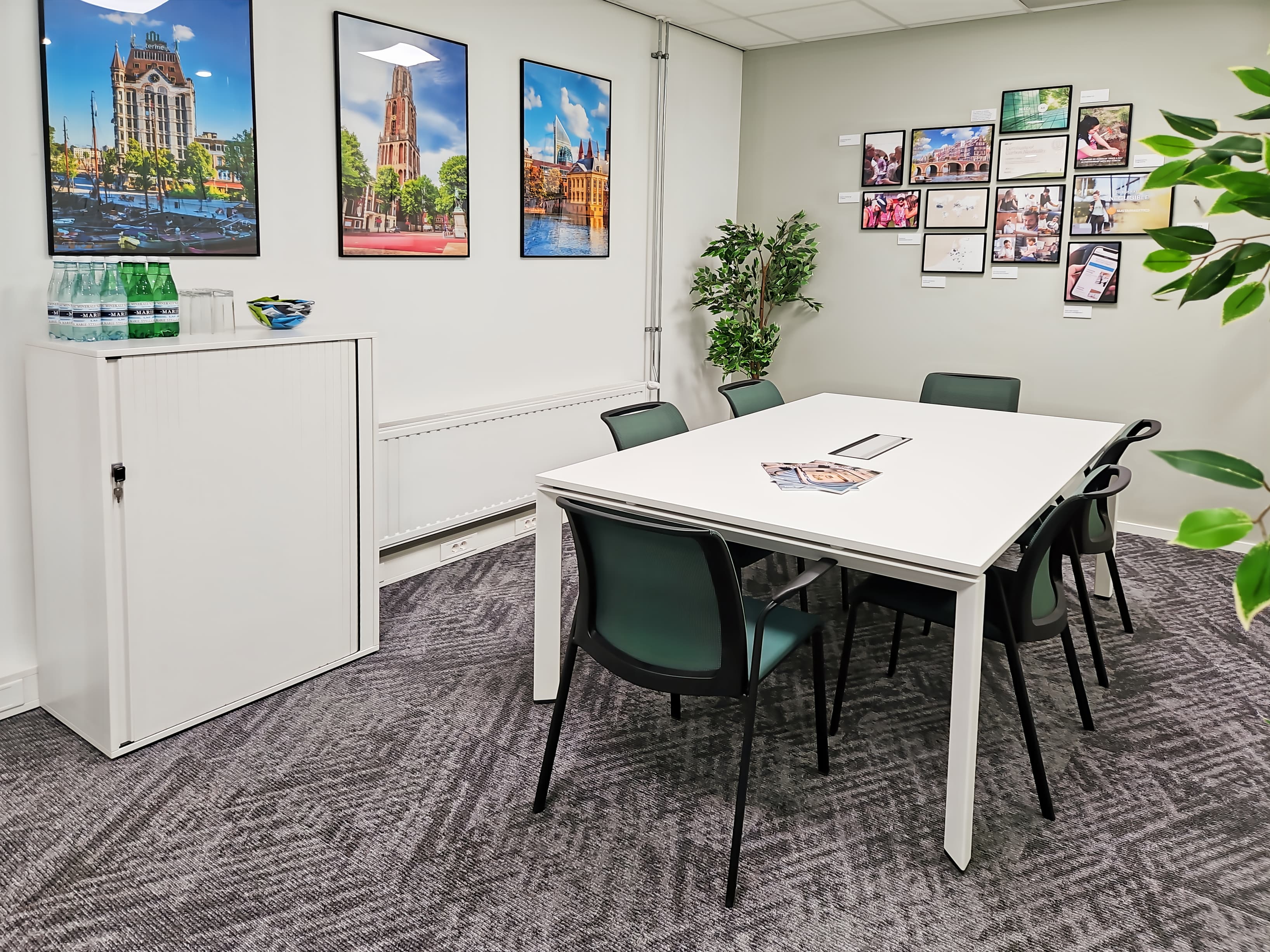 Den Bosch, Stationsplein image 6