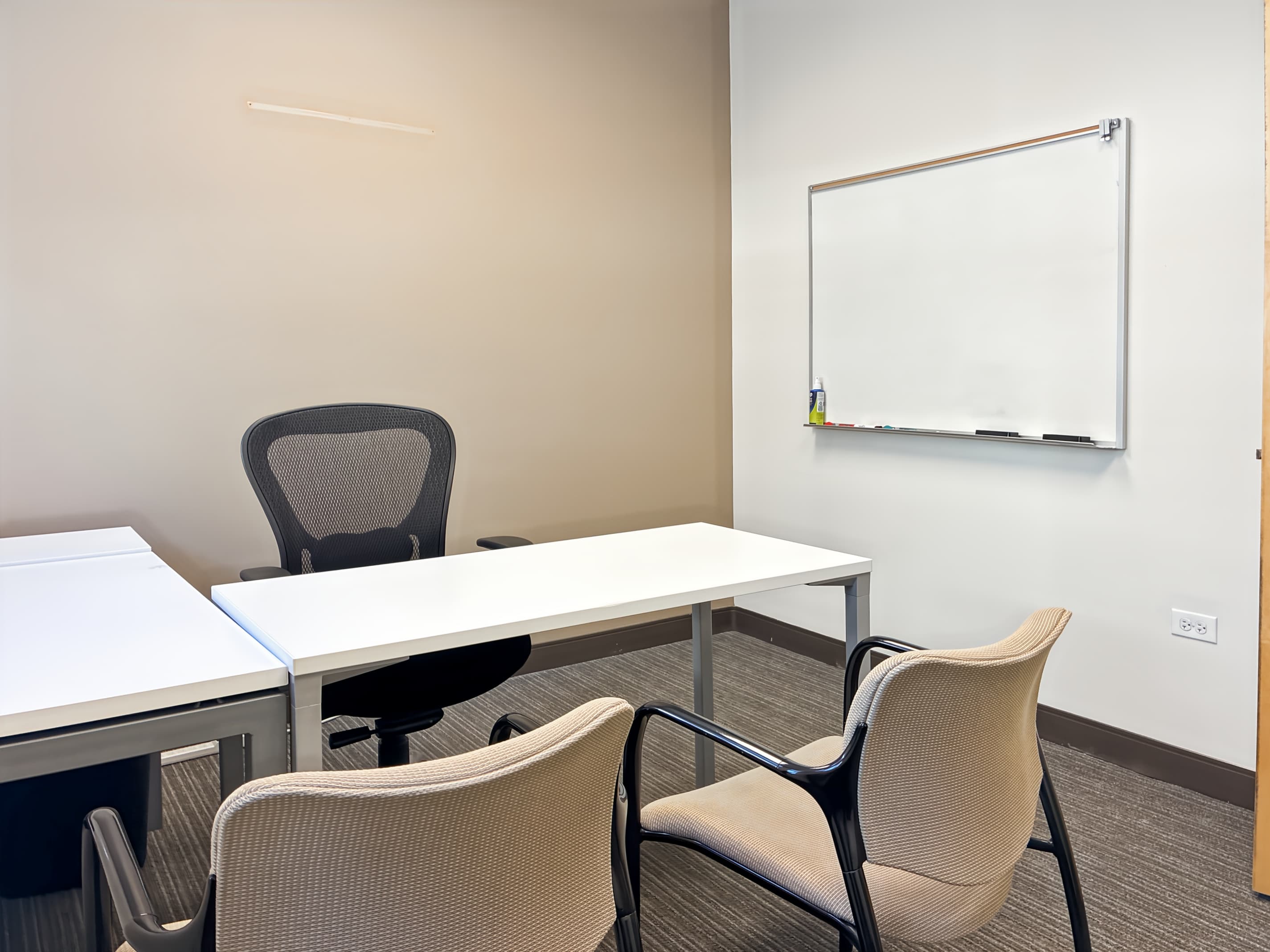 IL, St Charles - The Plaza image 9