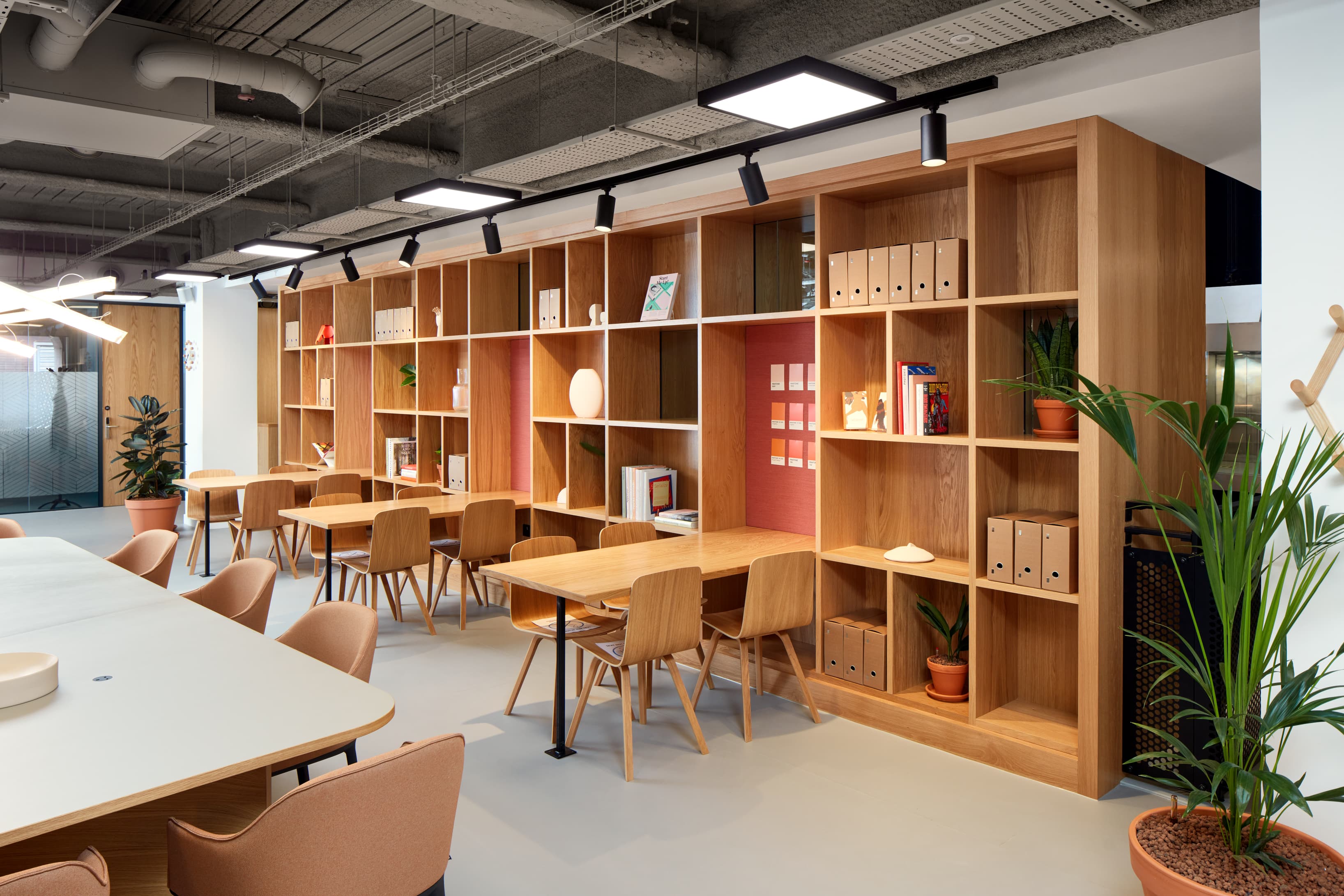 LONDON, LIVERPOOL STREET STATION image 1