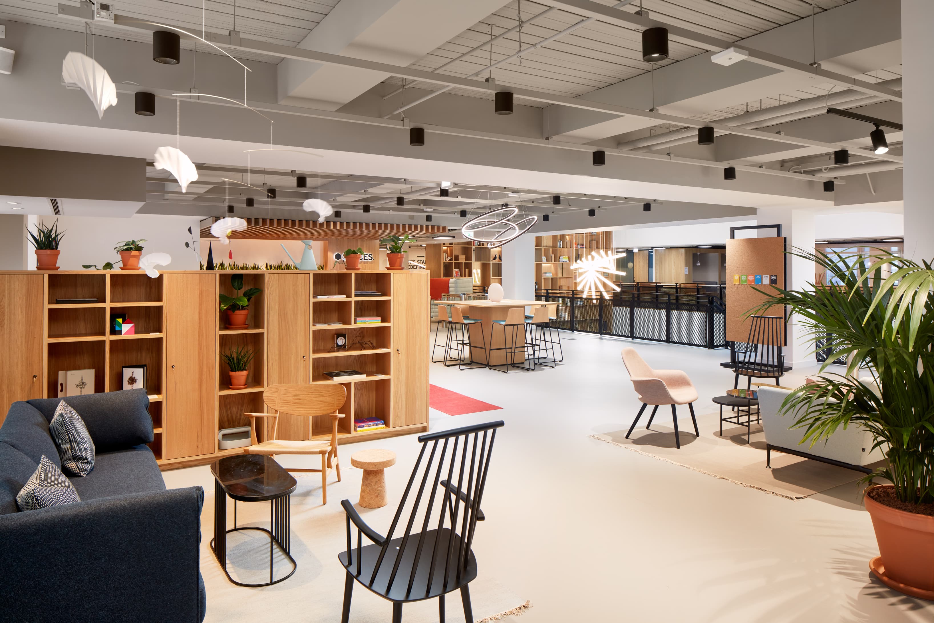 LONDON, LIVERPOOL STREET STATION image 9