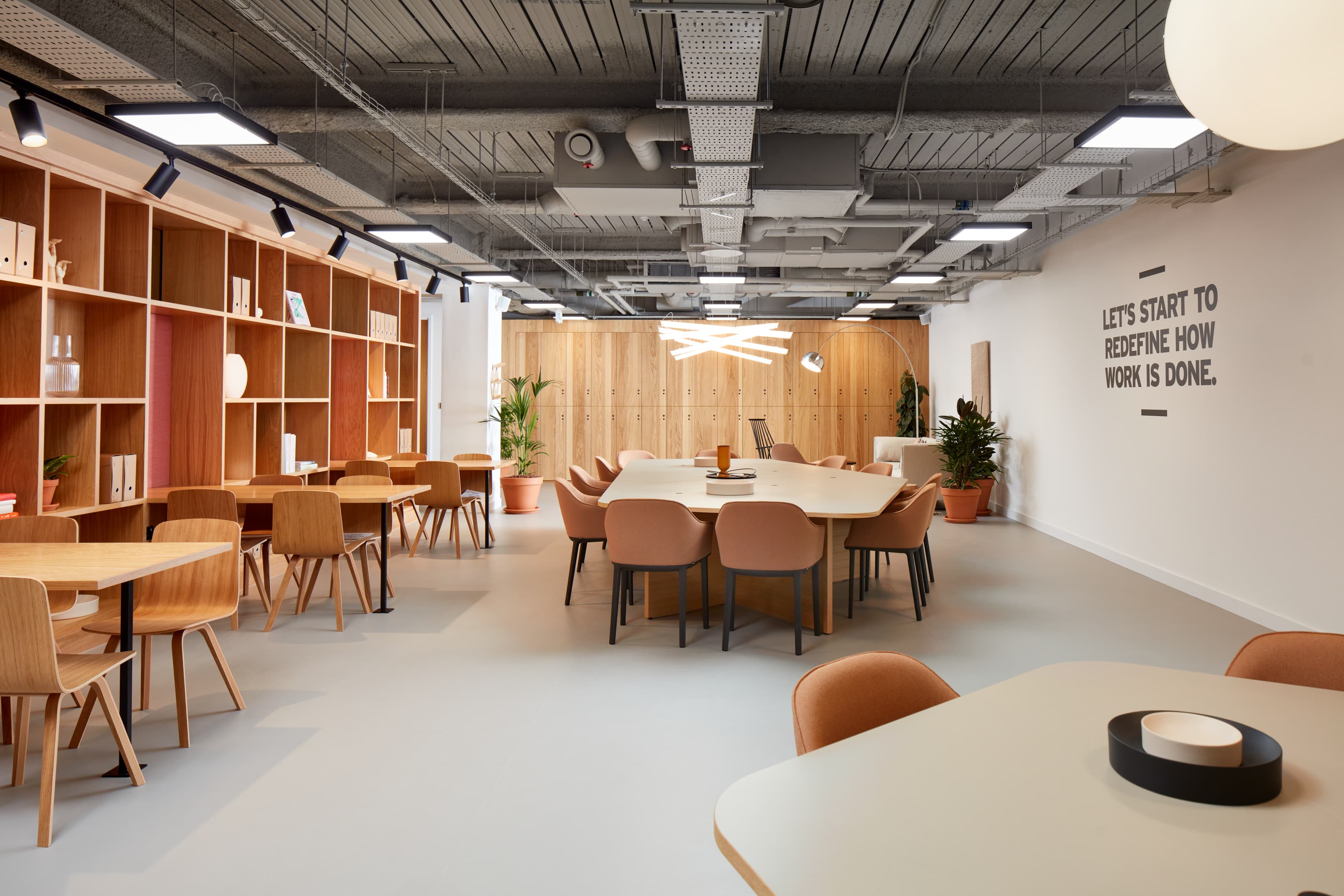 LONDON, LIVERPOOL STREET STATION image 2