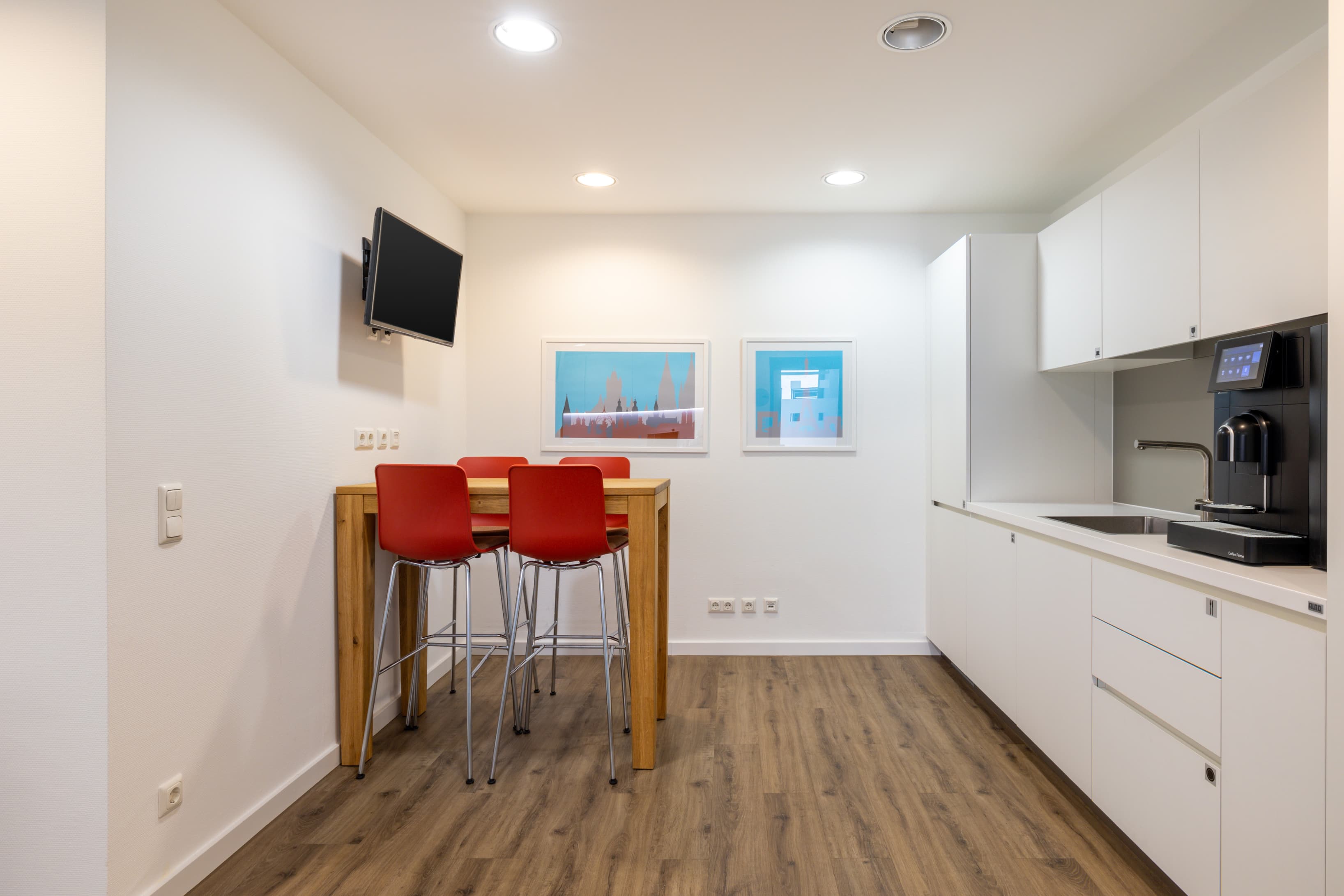 DUSSELDORF, Königsallee image 9