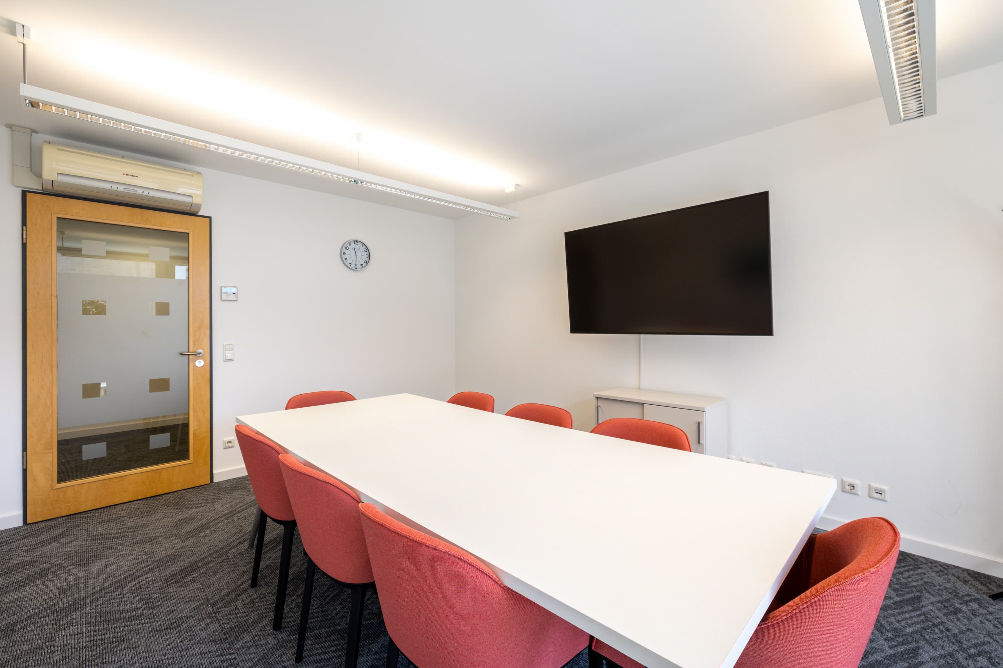 DUSSELDORF, Königsallee image 6