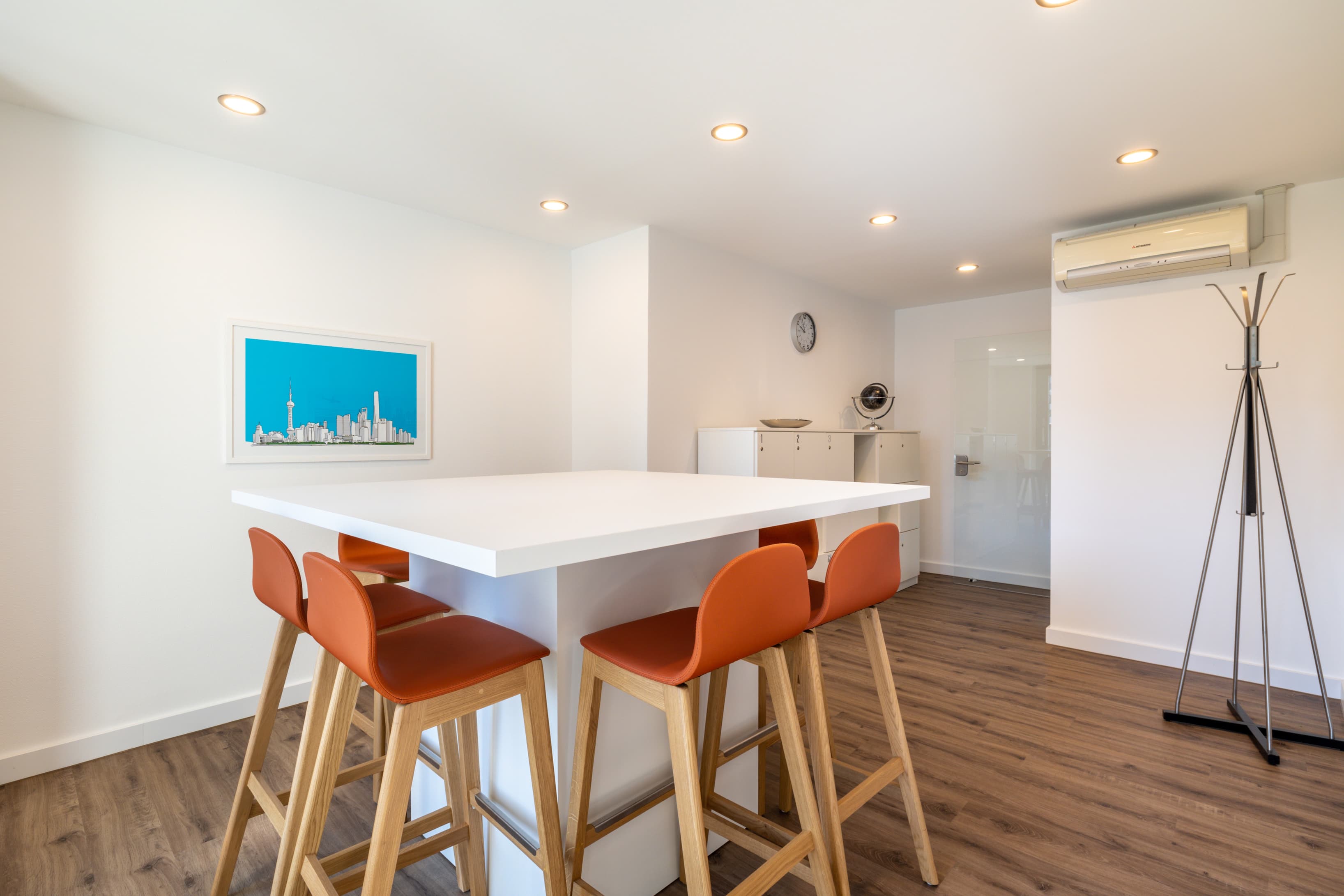 DUSSELDORF, Königsallee image 5