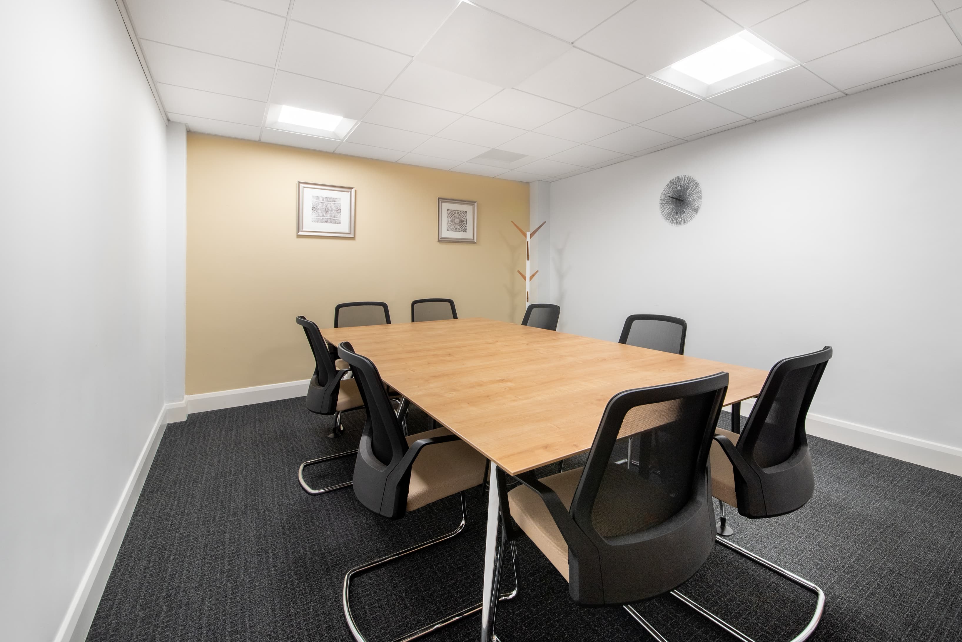 NEWBURY, Oxford House image 6 NEWBURY, Oxford House image 6