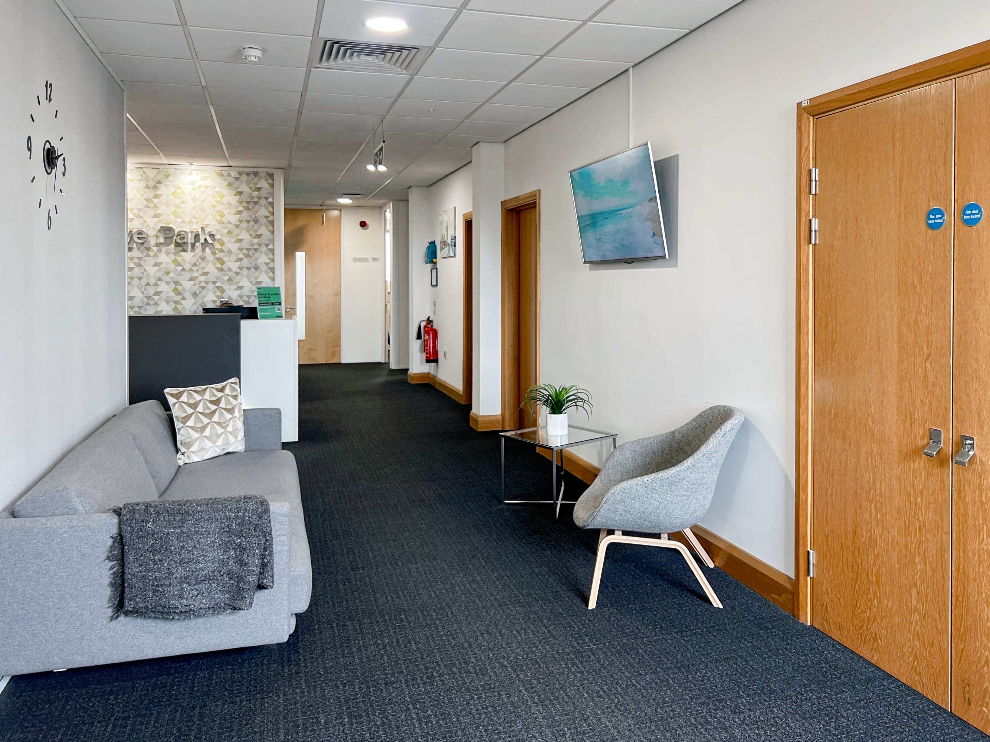 LEICESTER, Grove Park image 7