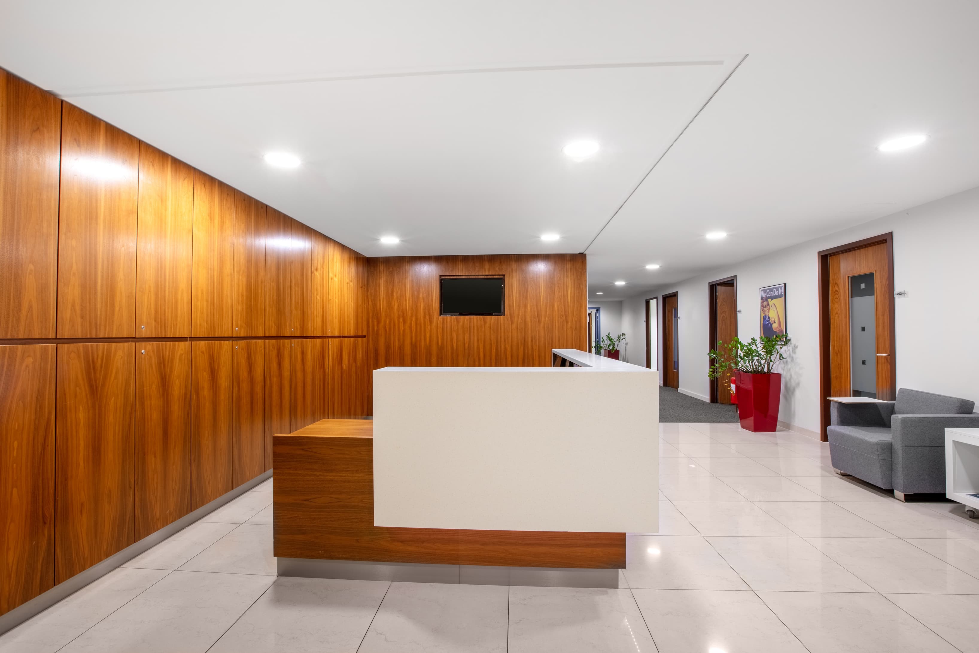 Zug, Metalli image 1