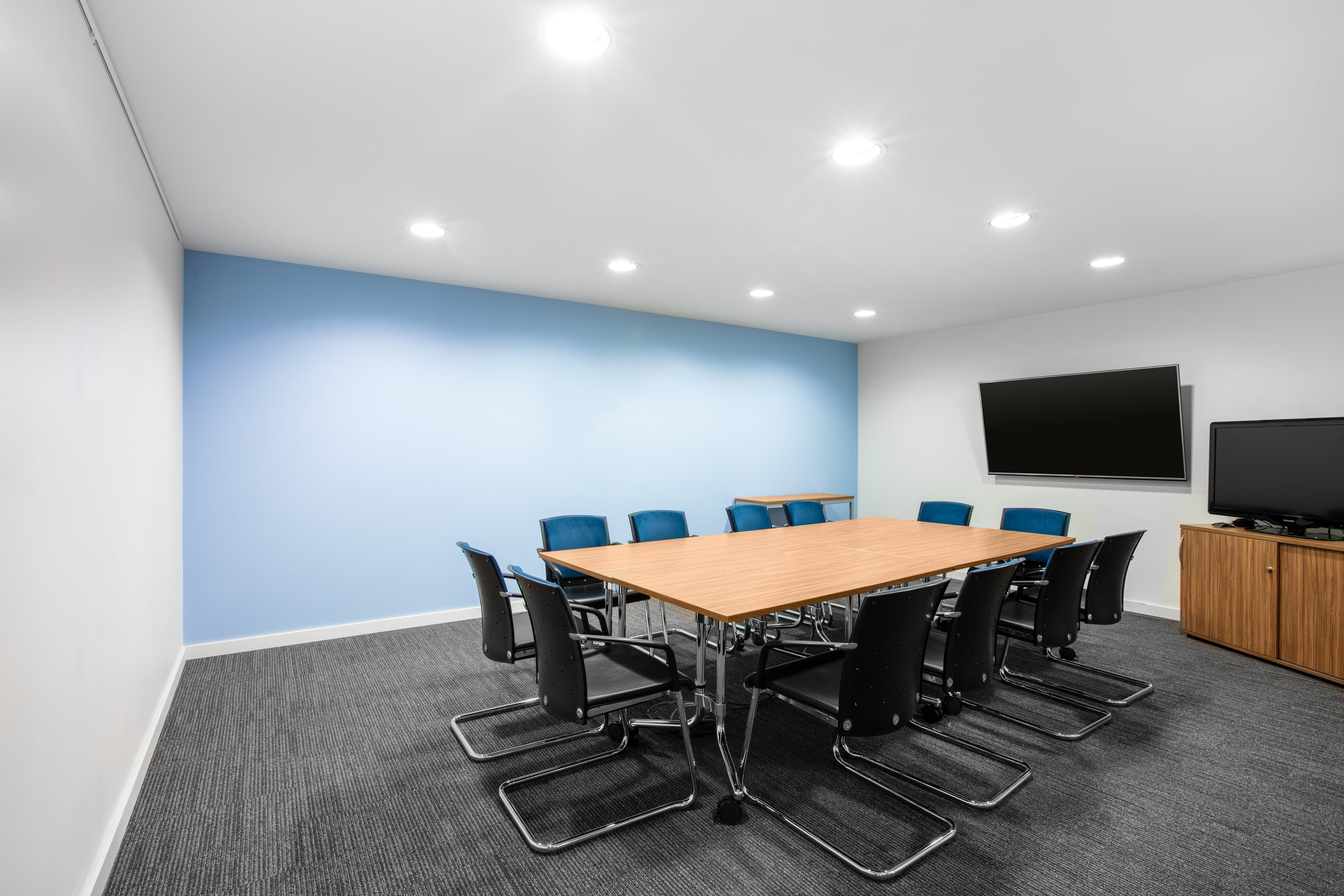 Zug, Metalli image 4