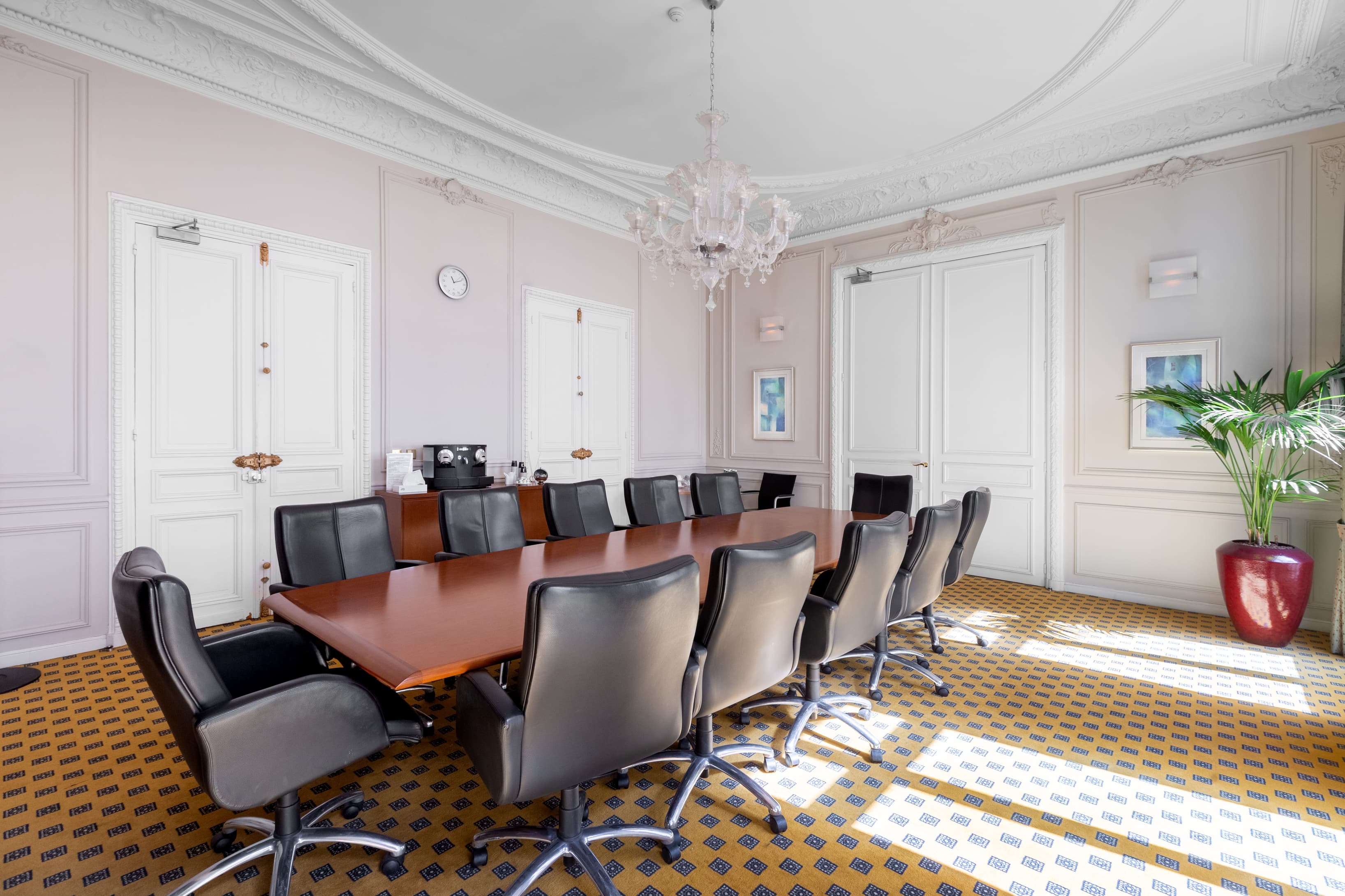 Paris, Signature, Georges V Bassano image 4 Paris, Signature, Georges V Bassano image 4