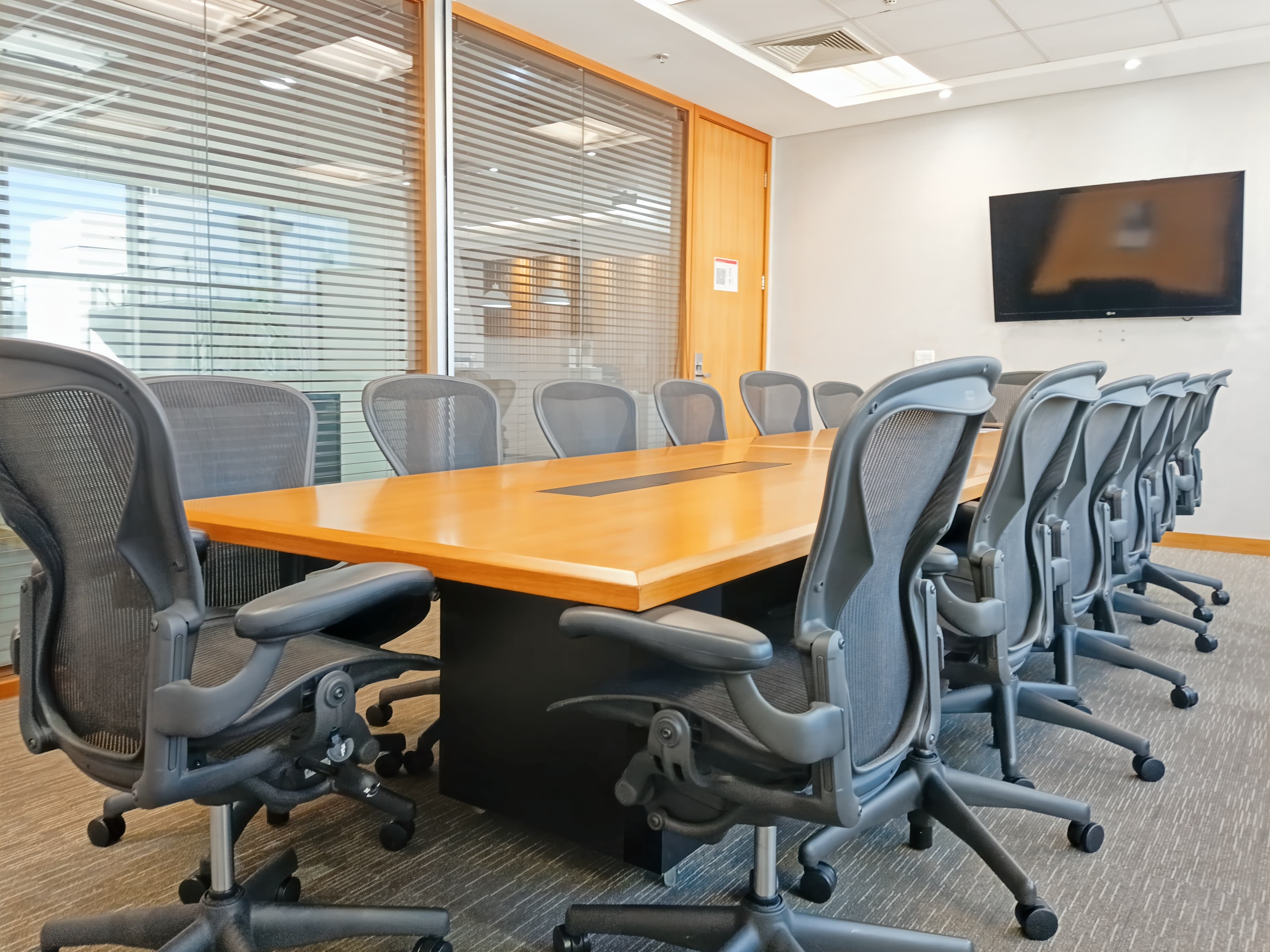 CURITIBA, Batel - Ed Corporate Evolution image 1