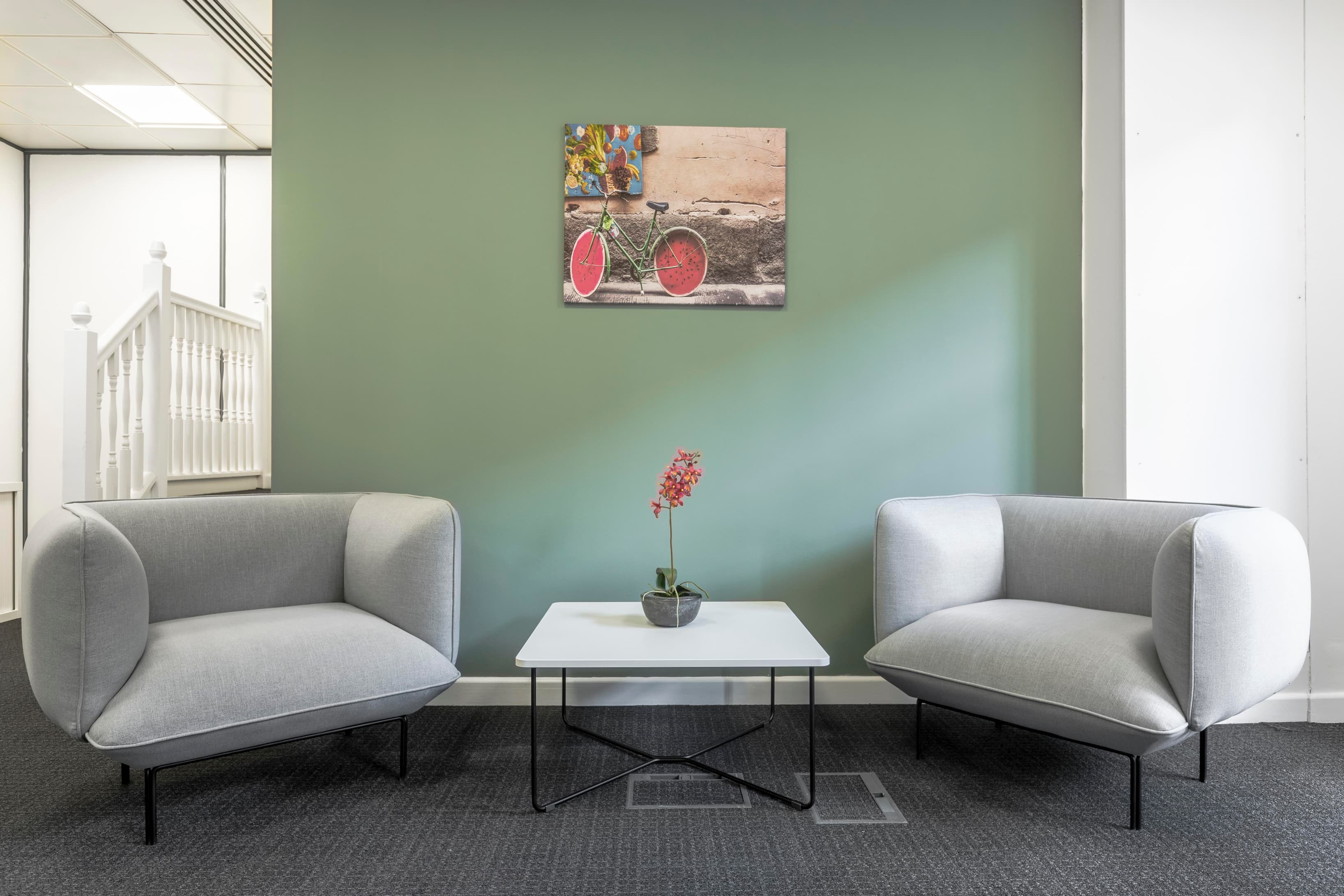 REDHILL, Town Centre image 2