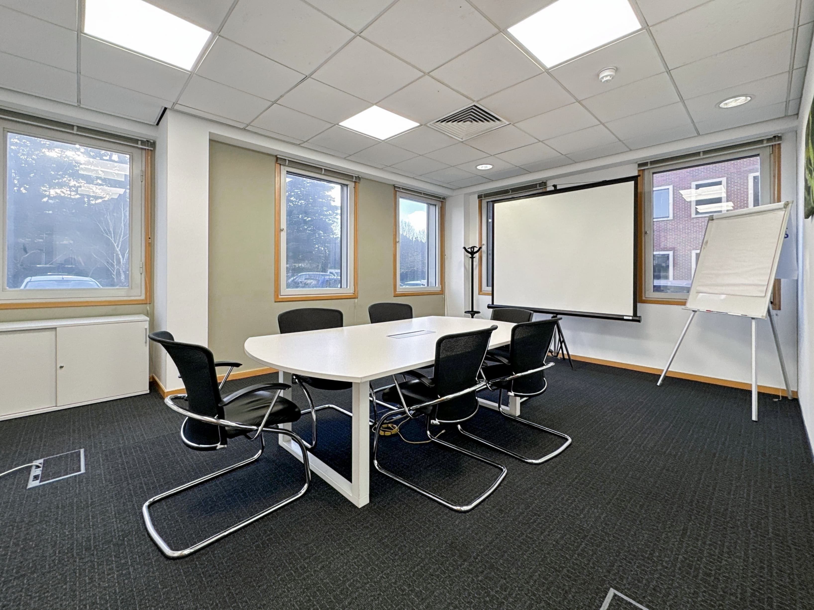 HEATHROW, Bath Road image 11