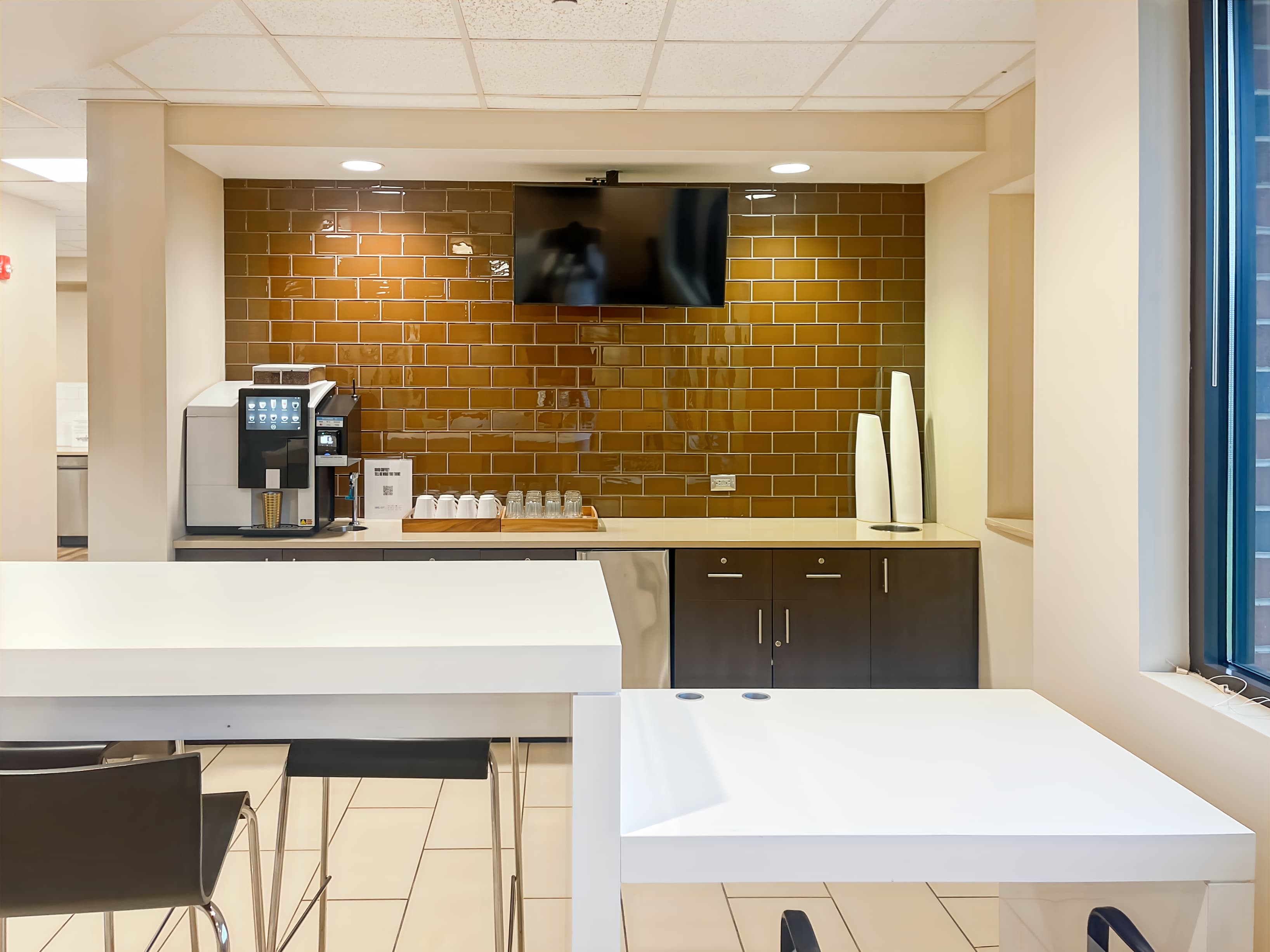 PA, Center Valley - Saucon Valley Plaza image 13 PA, Center Valley - Saucon Valley Plaza image 13