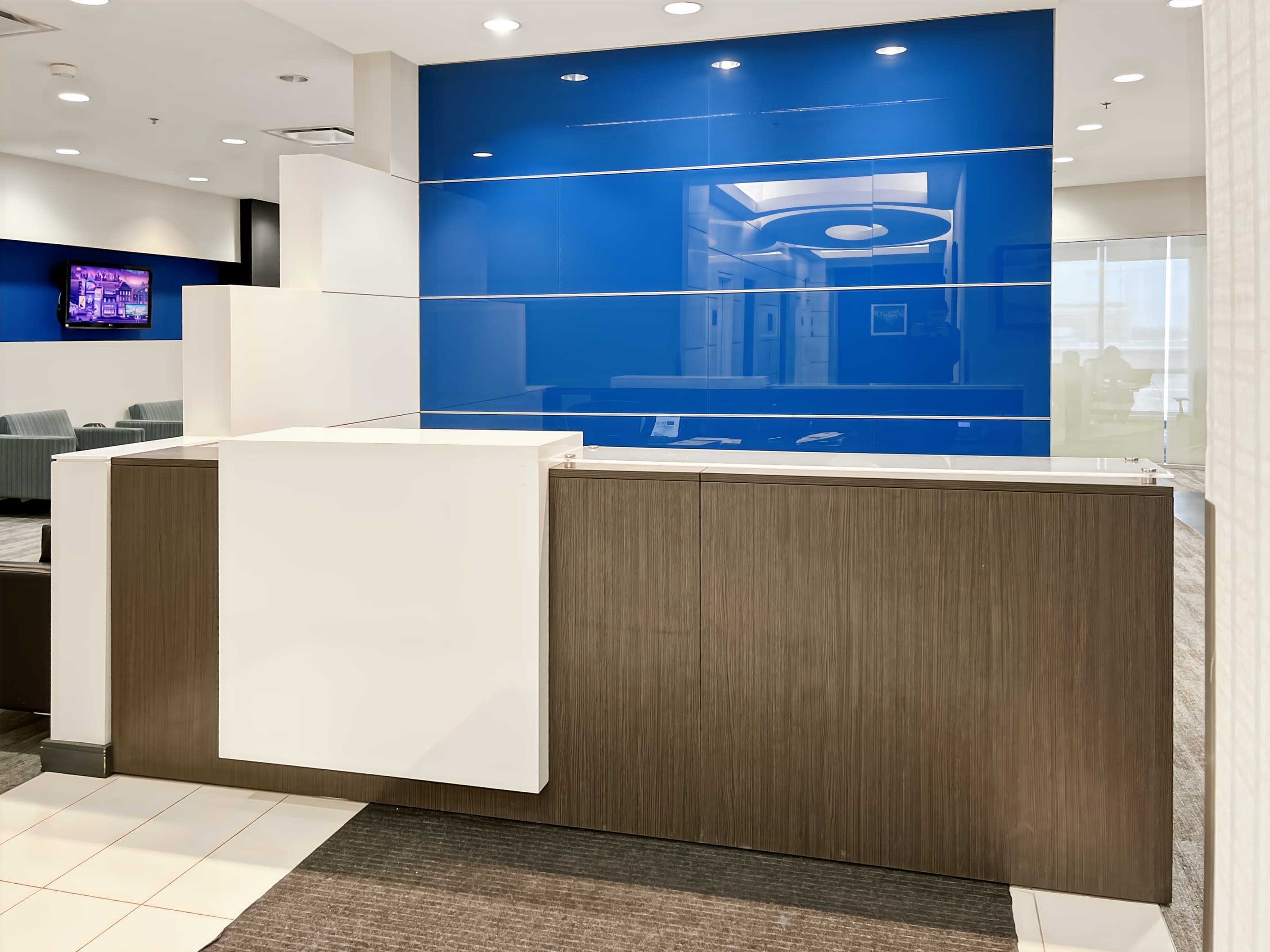 QC, Montreal, Pointe Claire – Montreal Airport image 10