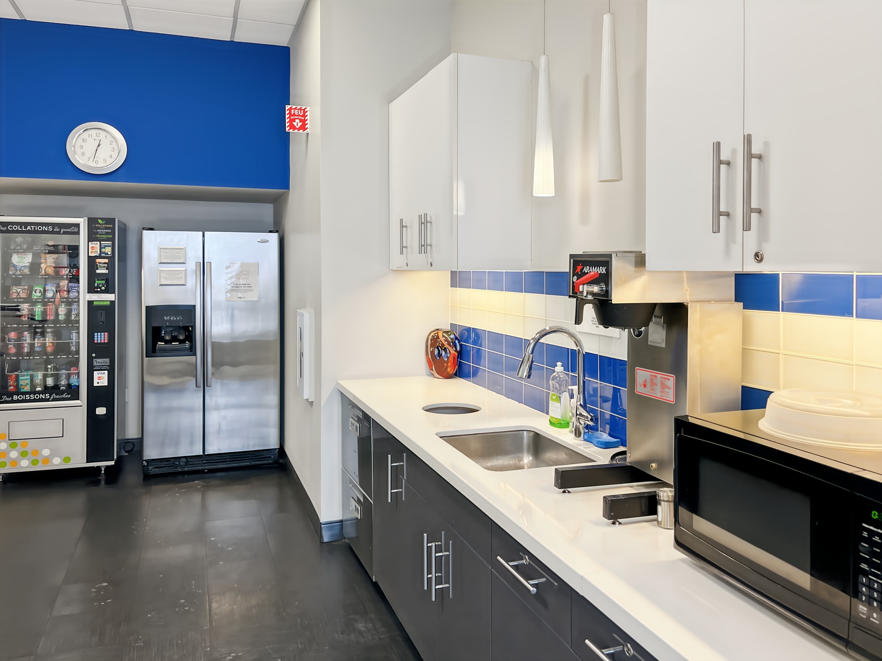 QC, Montreal, Pointe Claire – Montreal Airport image 9